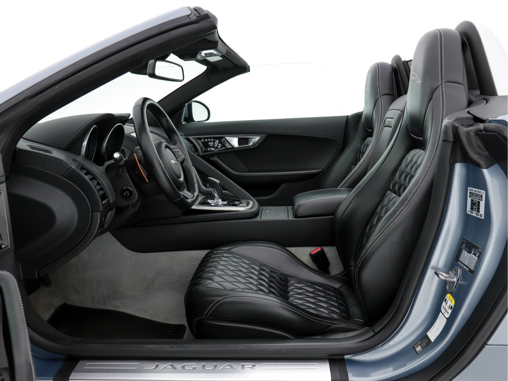 Jaguar F-TYPE 3.0 V6 Convertible Aut. *LEATHER | BI-XENON | NAVI-FULLMAP | CAMERA | MEMORY-PACK | KEYLESS | DAB | SHIFT-PADDLES | ECC | HEATED-SPORTSEATS | PDC | AIRSCARF | CRUISE | 19"ALU*