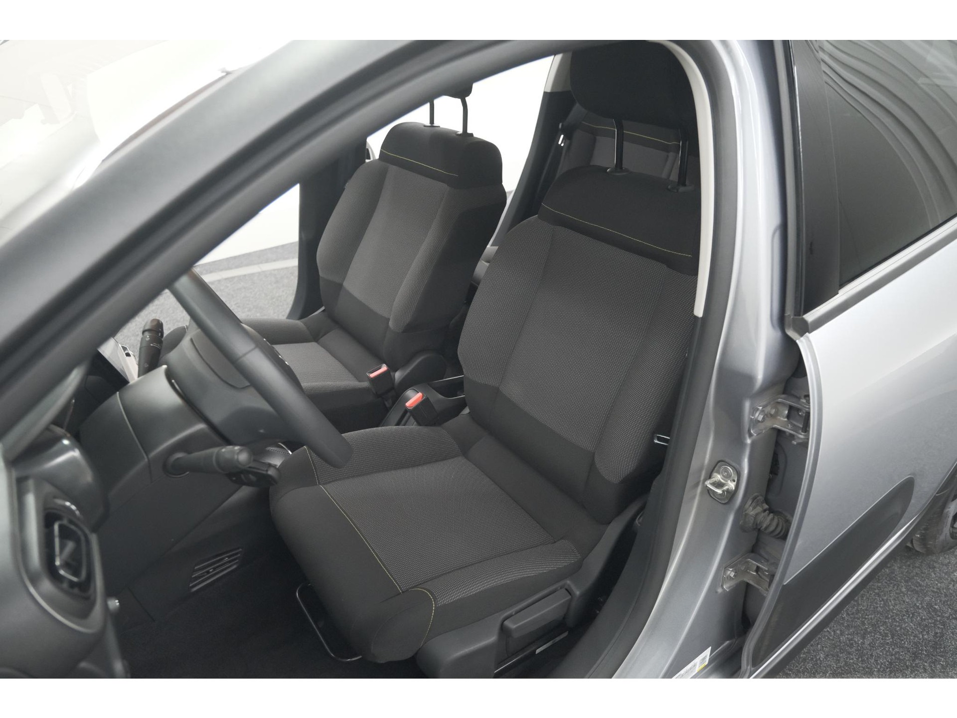Citroen C3 PureTech 110 EAT6 Max | Apple Carplay | Parkeersensoren | Climate Control | 16 Inch Lichtmetalen Velgen