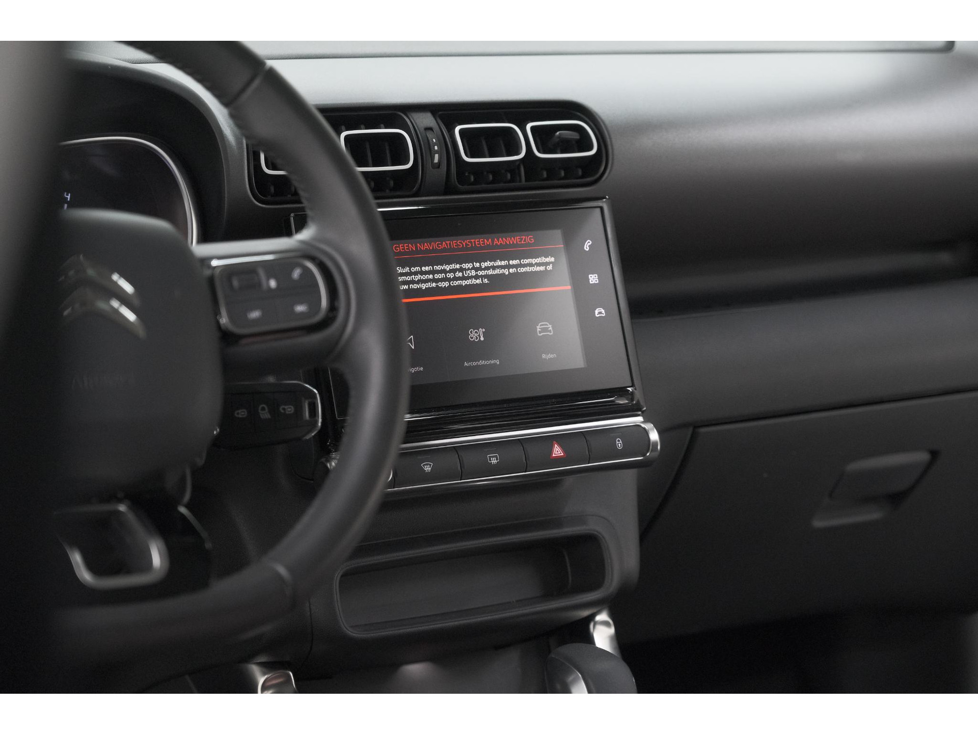 Citroen C3 Aircross PureTech 130 EAT6 Shine | Parkeersensoren | Apple Carplay | Stoelverwarming