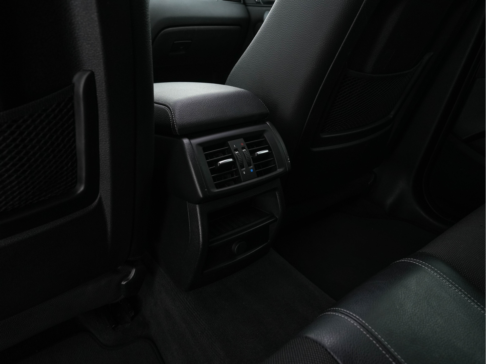 BMW X4 xDrive35d Centennial High Executive M-Sportpack Aut. *PANO | HEAD-UP | LEATHER-FABRIC | FULL-LED | ADAPTIVE-CRUISE | MEMORY-PACK | CAMERA | NAVI-FULLMAP | HEATED-SPORTSEATS | TOWBAR | PRIVACY-GLASS | SHIFT-PADDLES | 20''ALU*