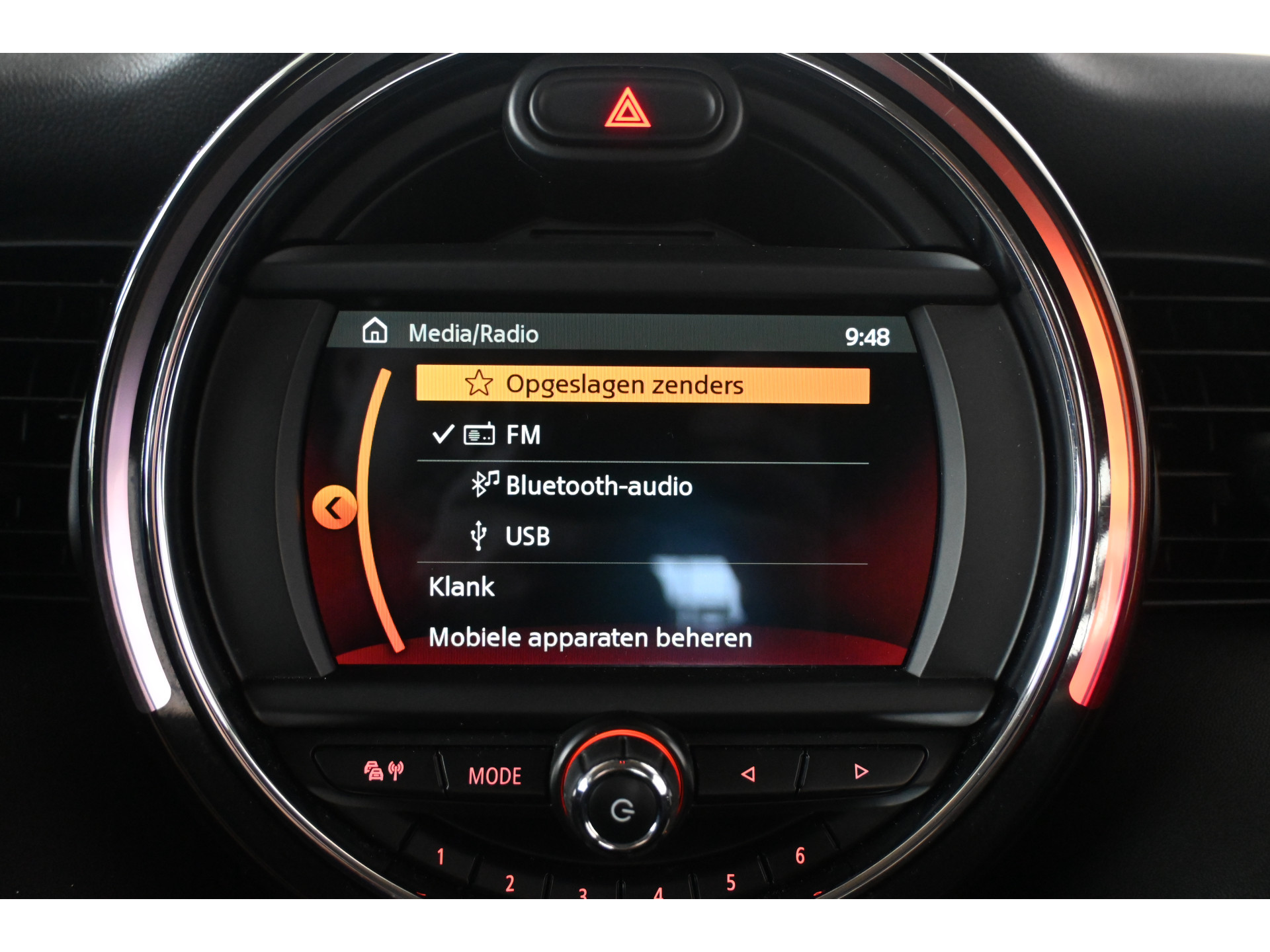 MINI Mini 1.5 Cooper Airco Navigatie LED Cruise Control Direct Leverbaar! Rijklaarprijs Inruil Mogelijk!
