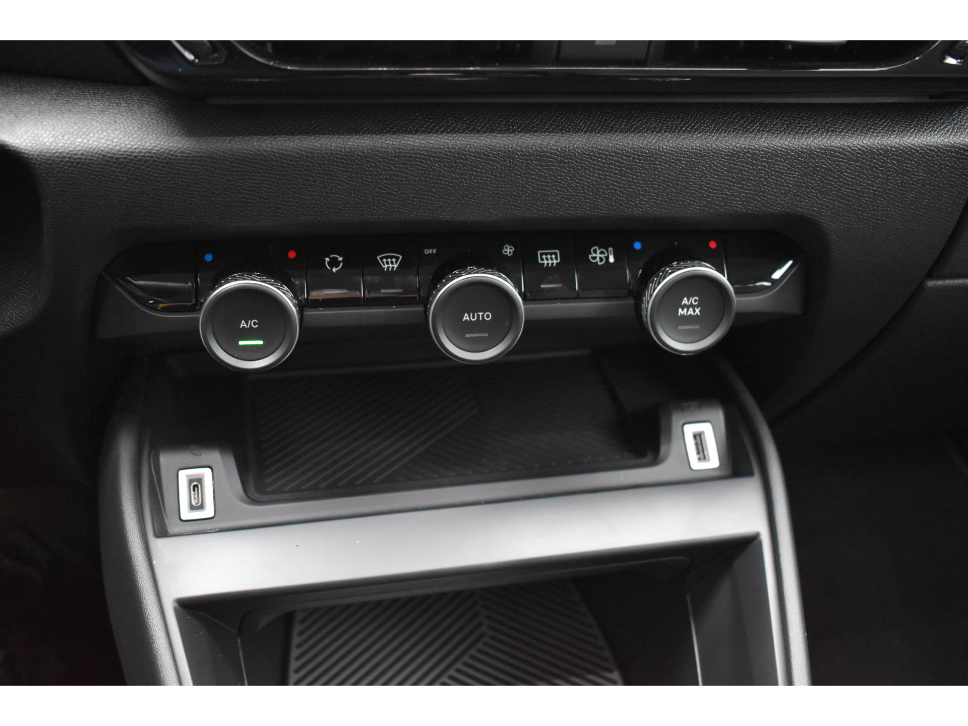 Citroën Ë-C4 Feel Pack 50 kWh Navigatie
