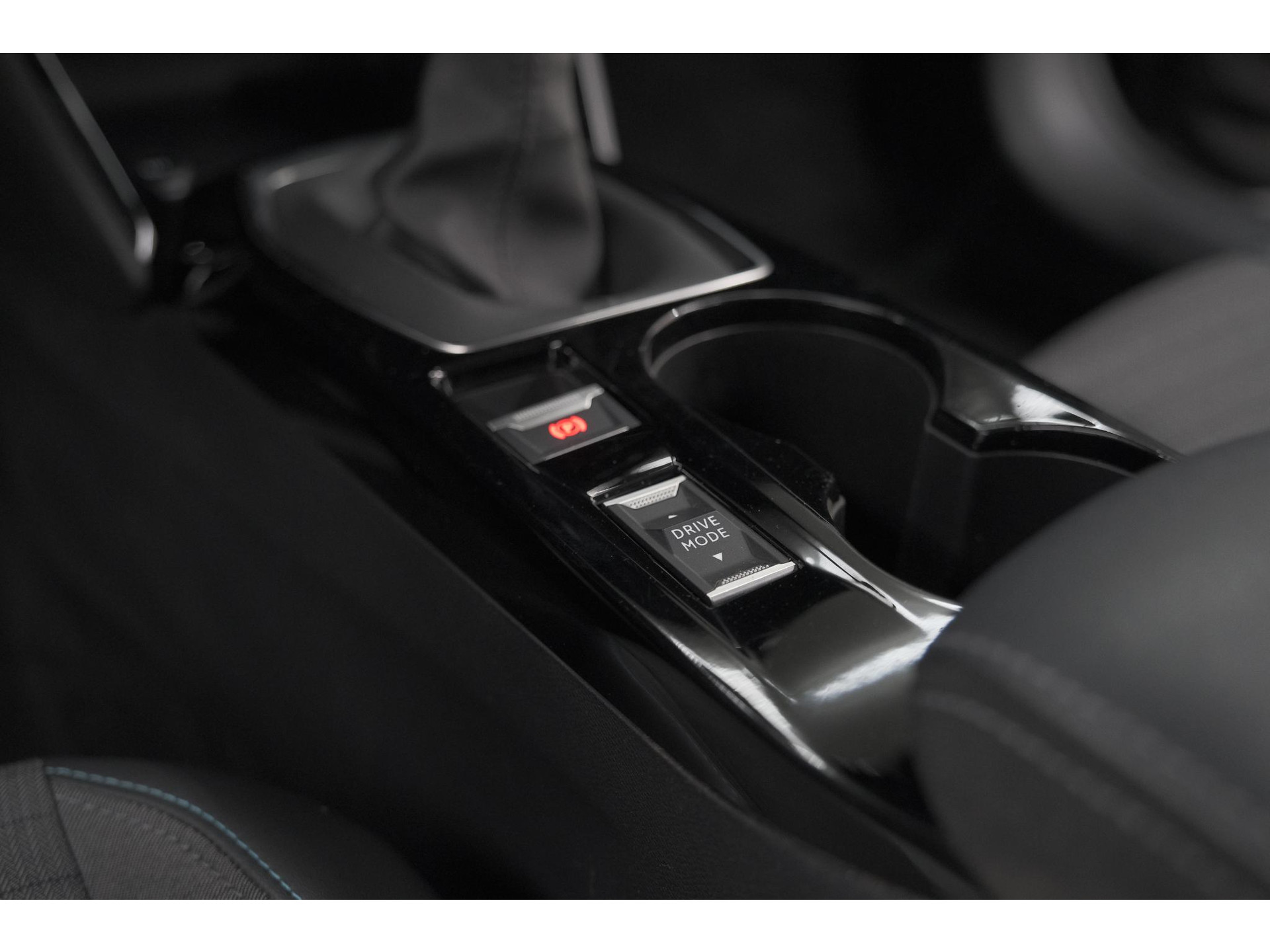 Peugeot 208 PureTech 100 Allure Pack | Parkeersensoren | Apple Carplay | Stoelverwarming