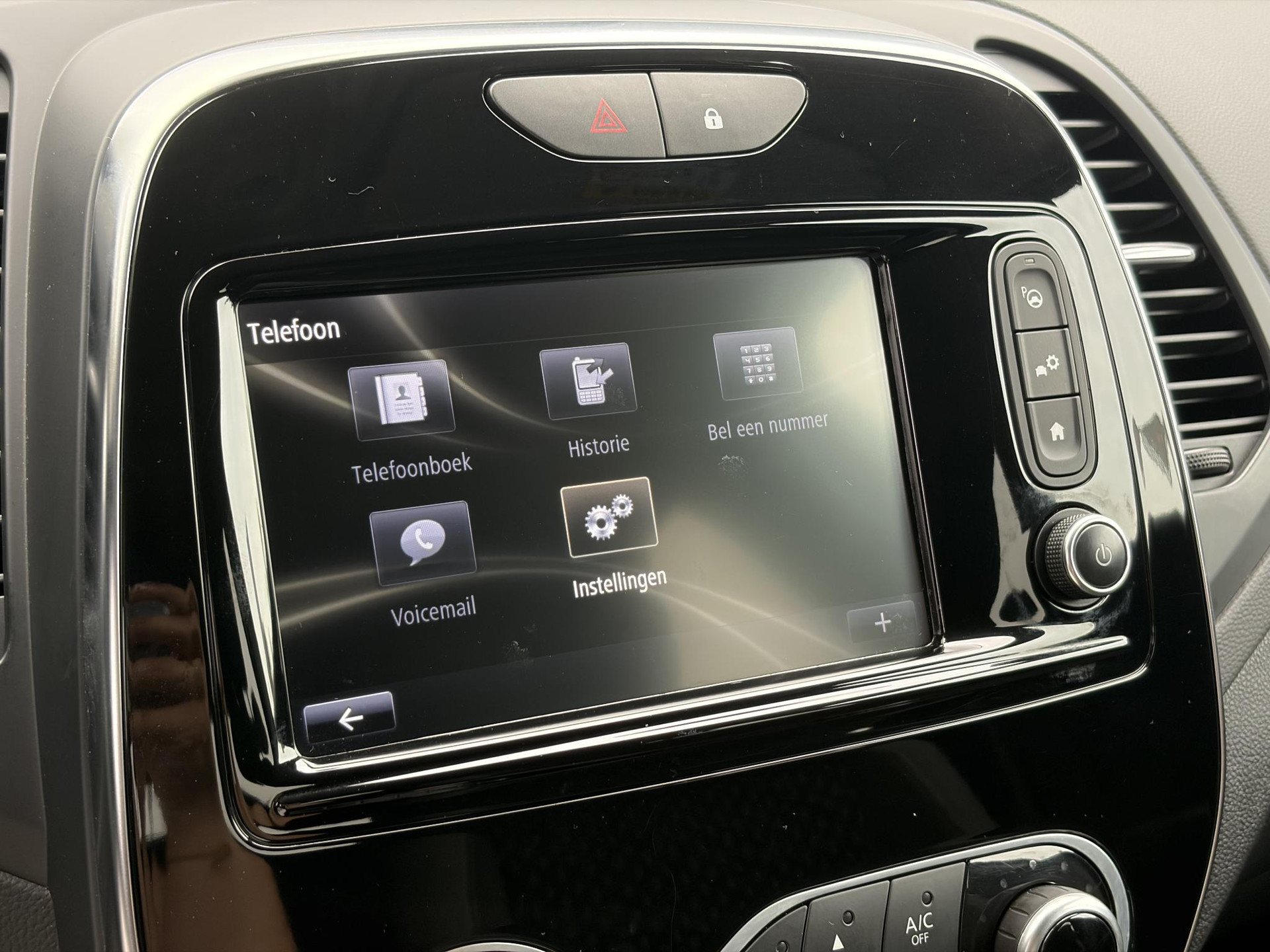 Renault Captur 1.2 TCe Intens 120pk,1e Eigenaar,Camera,Trekhaak,Carplay,Pdc,Clima,Cruise,Dealer Onderhouden,6 Bak,Lm velgen,Dodehoek,N.A.P,Apk tot 10-2027