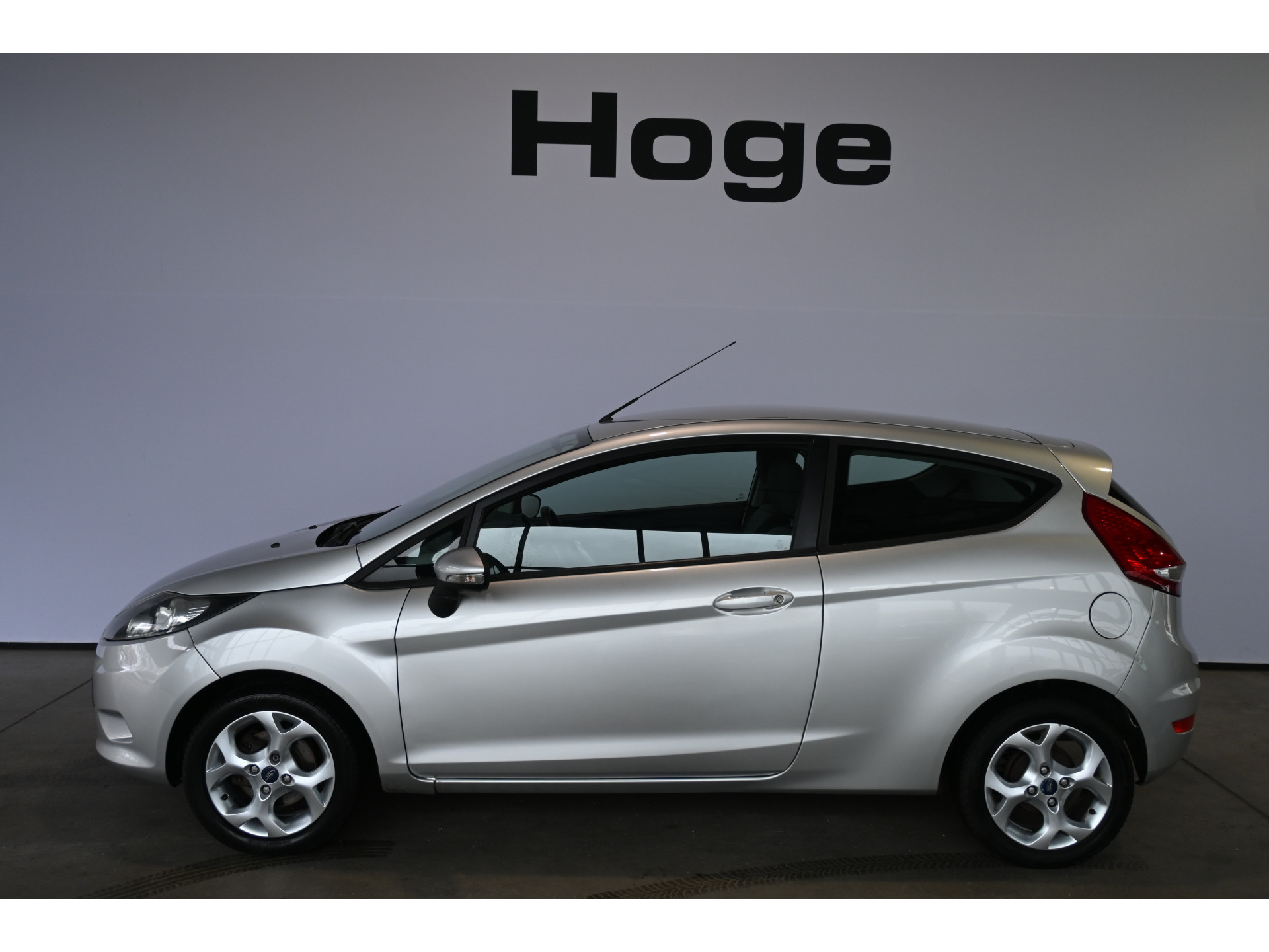 Ford Fiesta 1.25 Trend Airco Lichtmetaal Stuurbekrachtiging Lichtmetaal Inruil Mogelijk!