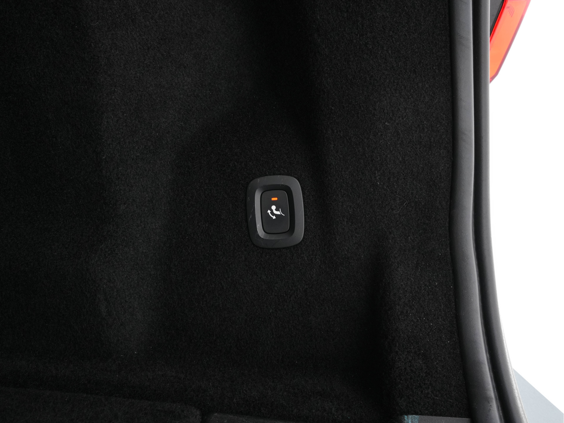 Volvo XC60 2.0 B5 Business Pro R-Design (INCL.BTW) Aut. *PANO | LUXURY-LEATHER | FULL-LEATHER | MEMORY-PACK | HEATED-SPORTSEATS | CAMERA | NAVI-FULLMAP | SHIFT-PADDLES | PRIVACY-GLASS | AIR-SUSPENSION | ECC | PDC | CRUISE | 19''ALU