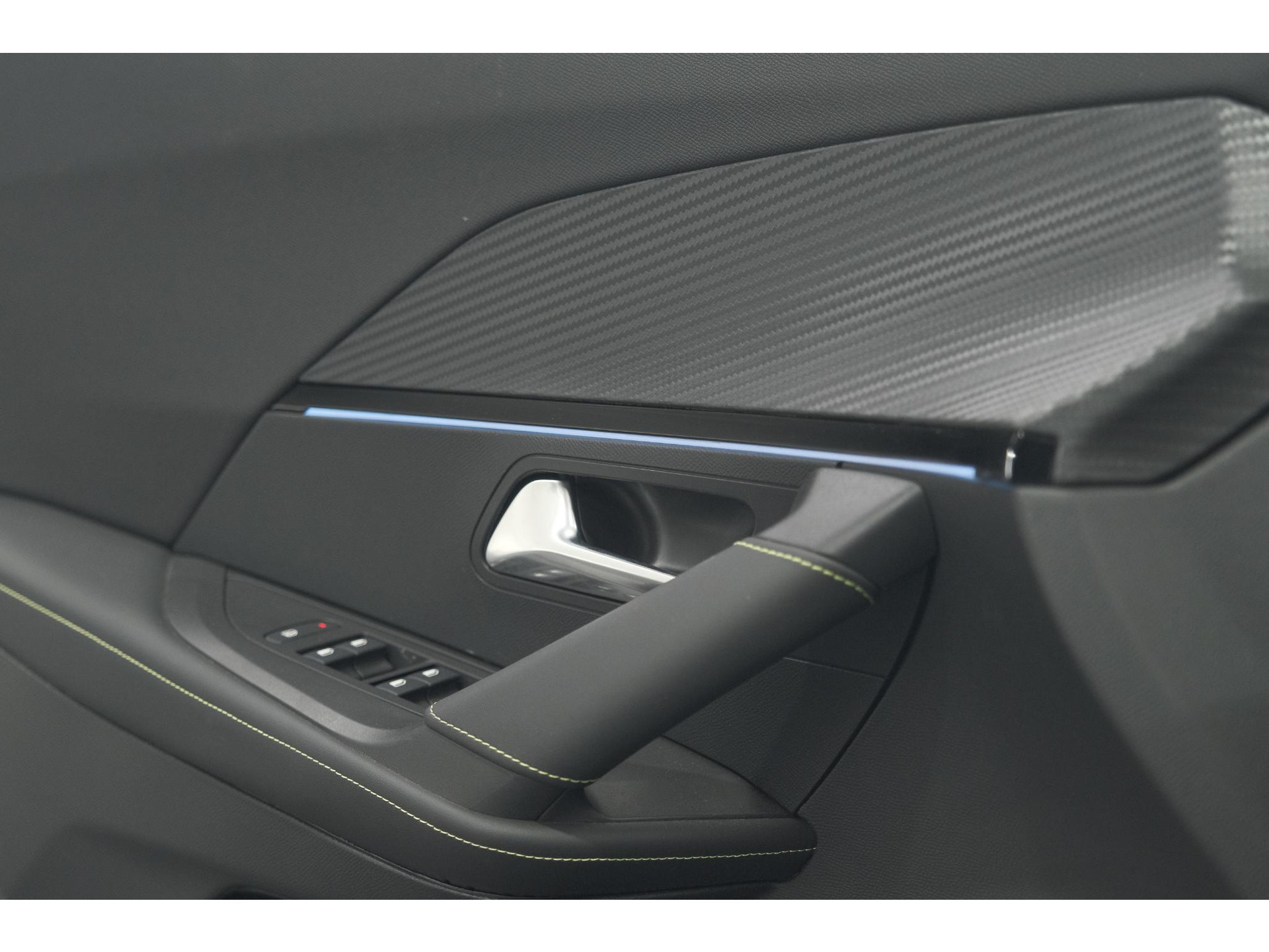Peugeot 2008 PureTech 130 EAT8 GT | Camera | Apple Carplay | Parkeersensoren