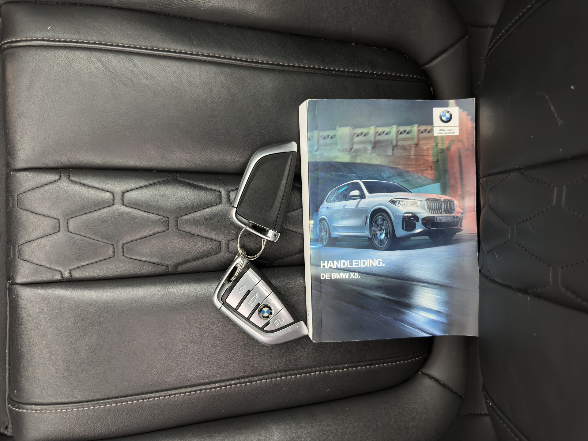 BMW X5 M50d M-Sportpack High Executive Aut. *PANO | HEAD-UP | LASER-LED | LEATHER | SOFT-CLOSE | ADAPTIVE-CRUISE | HARMAN/KARDON | BLIND-SPOT | MEMORY-PACK | TOP-VIEW | DIGI-COCKPIT | NAVI-FULLMAP | ECC | PDC | TOWBAR |