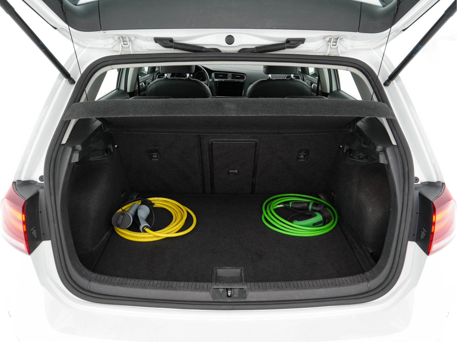 Volkswagen e-Golf (SOH-86%) Aut. *HEAT-PUMP | LEATHER | FULL-LED | NAVI-FULLMAP | CAMERA | HEATED-SPORTSEATS | ECC | CCS-FASTLOADER | PDC | CARPLAY | CRUISE | 16''ALU*