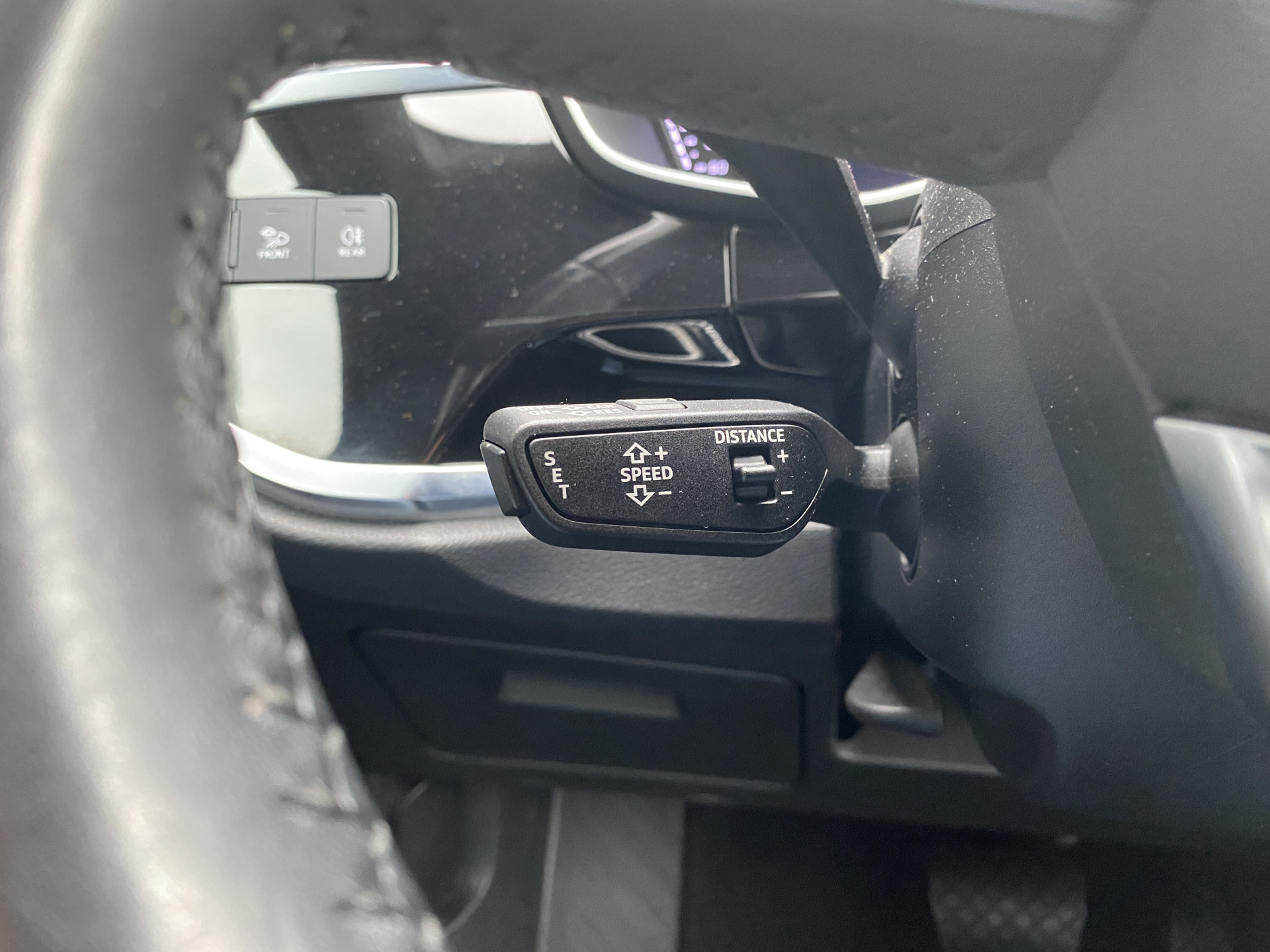 Audi Q3 35 TFSI 150 pk S Line AUT. | zwart optiek | 20'' lichtmetalen velgen | adaptieve cruise | sportstoelen | apple carplay | led kopl.
