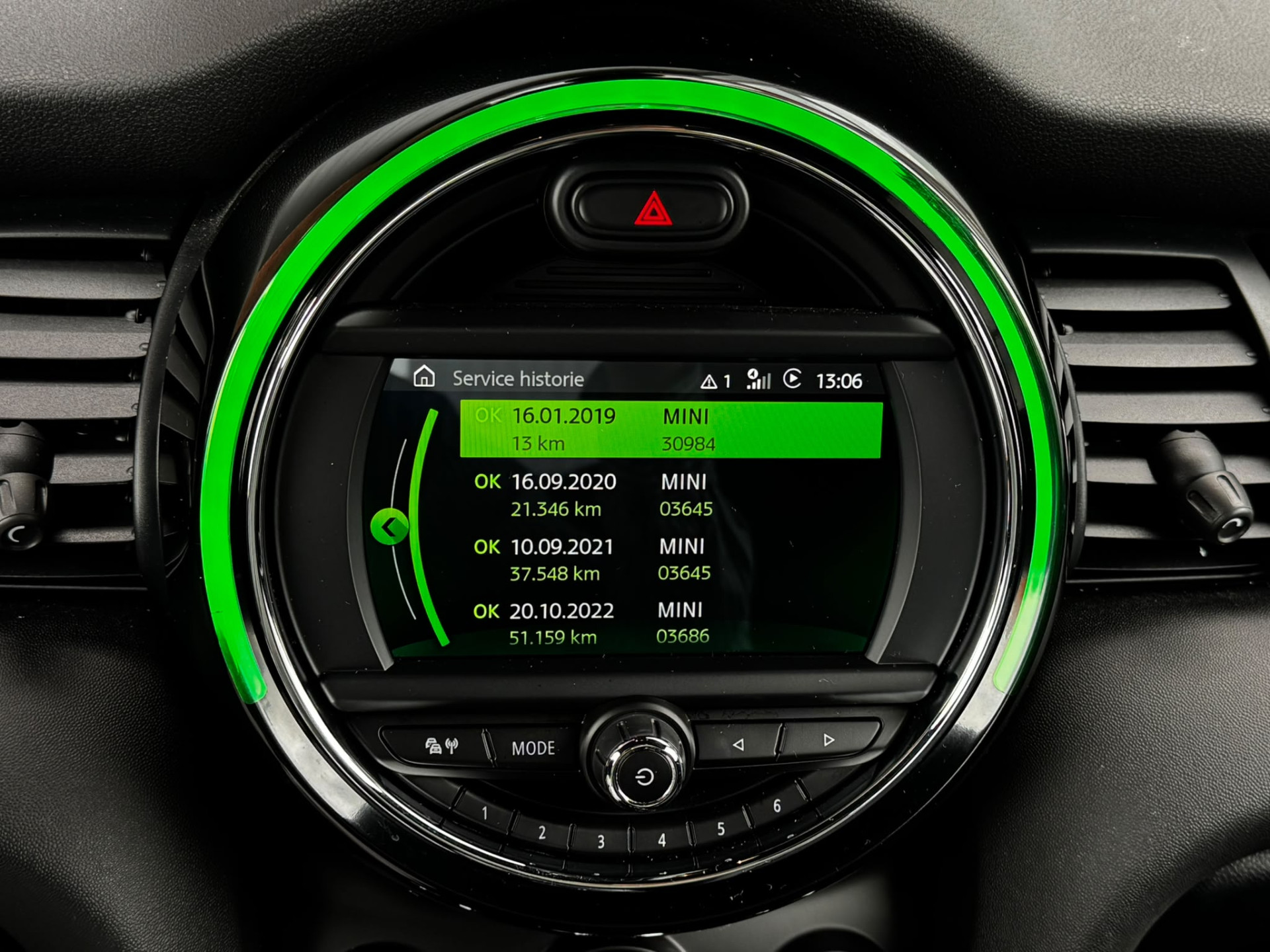 MINI 3-Deurs 1.5 Cooper 136PK Chili Apple-Carplay Leer LED