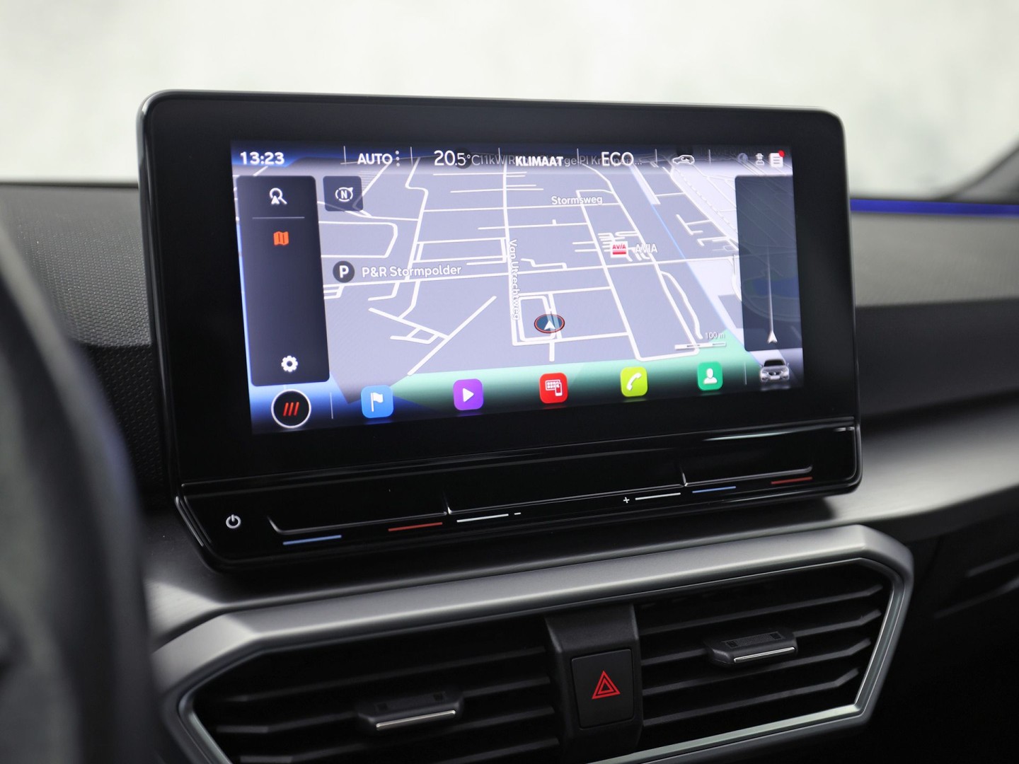 SEAT Leon 1.4 TSI eHybrid PHEV FR 204Pk Automaat (PANORAMADAK, SOH 97,5%, APPLE CARPLAY, MEMORY SEAT, LEDER/ALCANTARA, CAMERA, GETINT GLAS, KEYLESS, ADAPTIVE CRUISE, ZWART HEMEL, NIEUWSTAAT)
