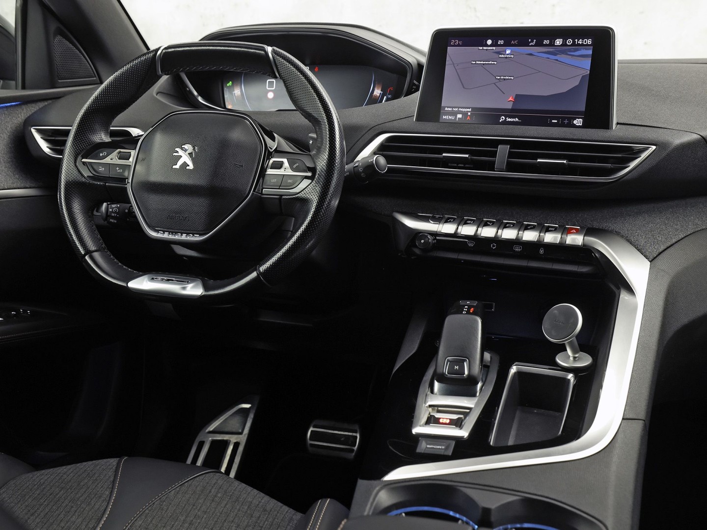 Peugeot 3008 1.6 e-THP GT Line 165Pk Automaat (APPLE CARPLAY, PARELMOER, GROOT NAVI, GETINT GLAS, KEYLESS, SPORTSTOELEN, PARKEERSENSOREN, ZWART HEMEL, NIEUWSTAAT)