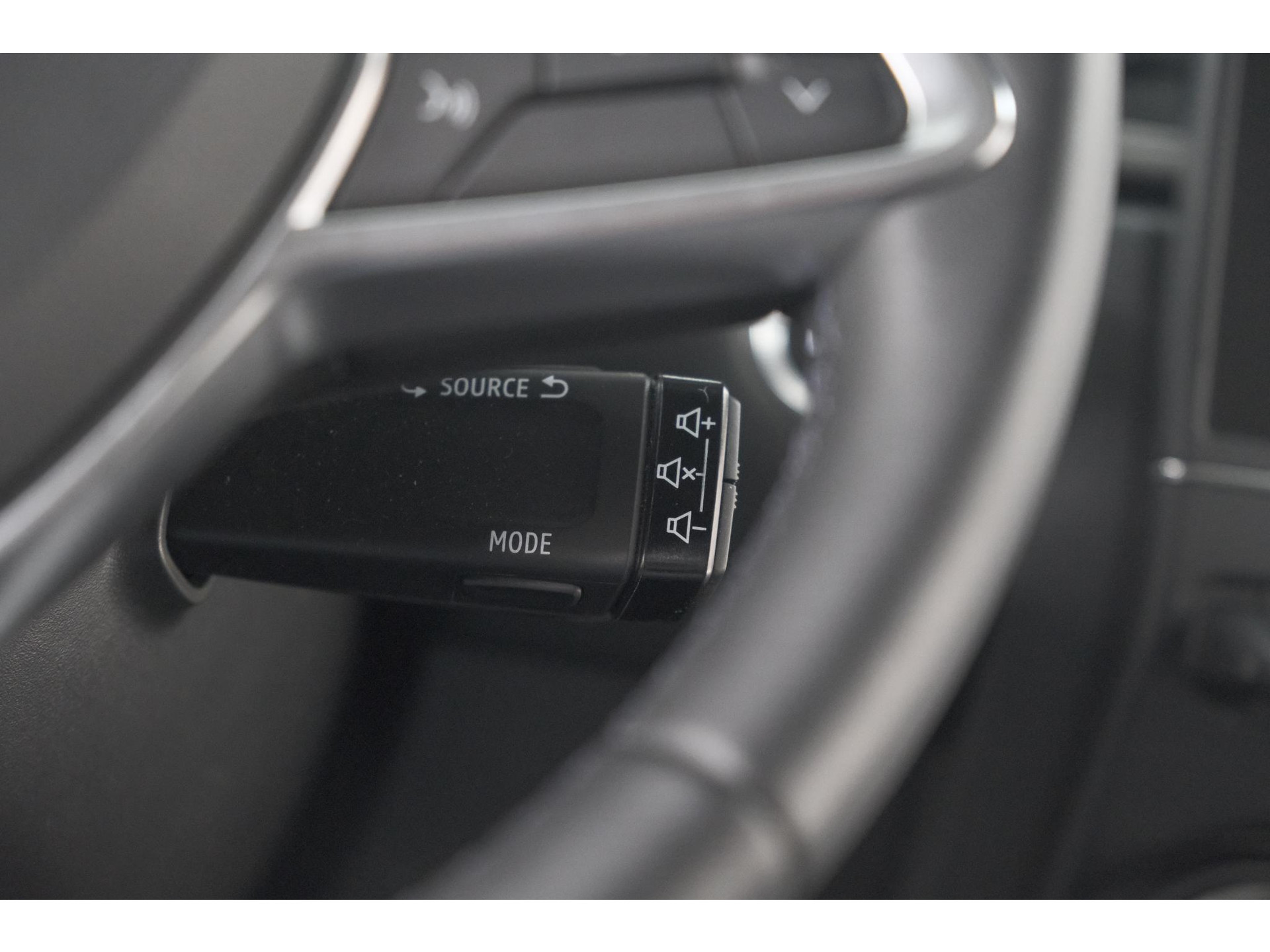 Renault Captur TCe 90 Intens | Trekhaak | Camera | Navigatie | Parkeersensoren | Apple Carplay