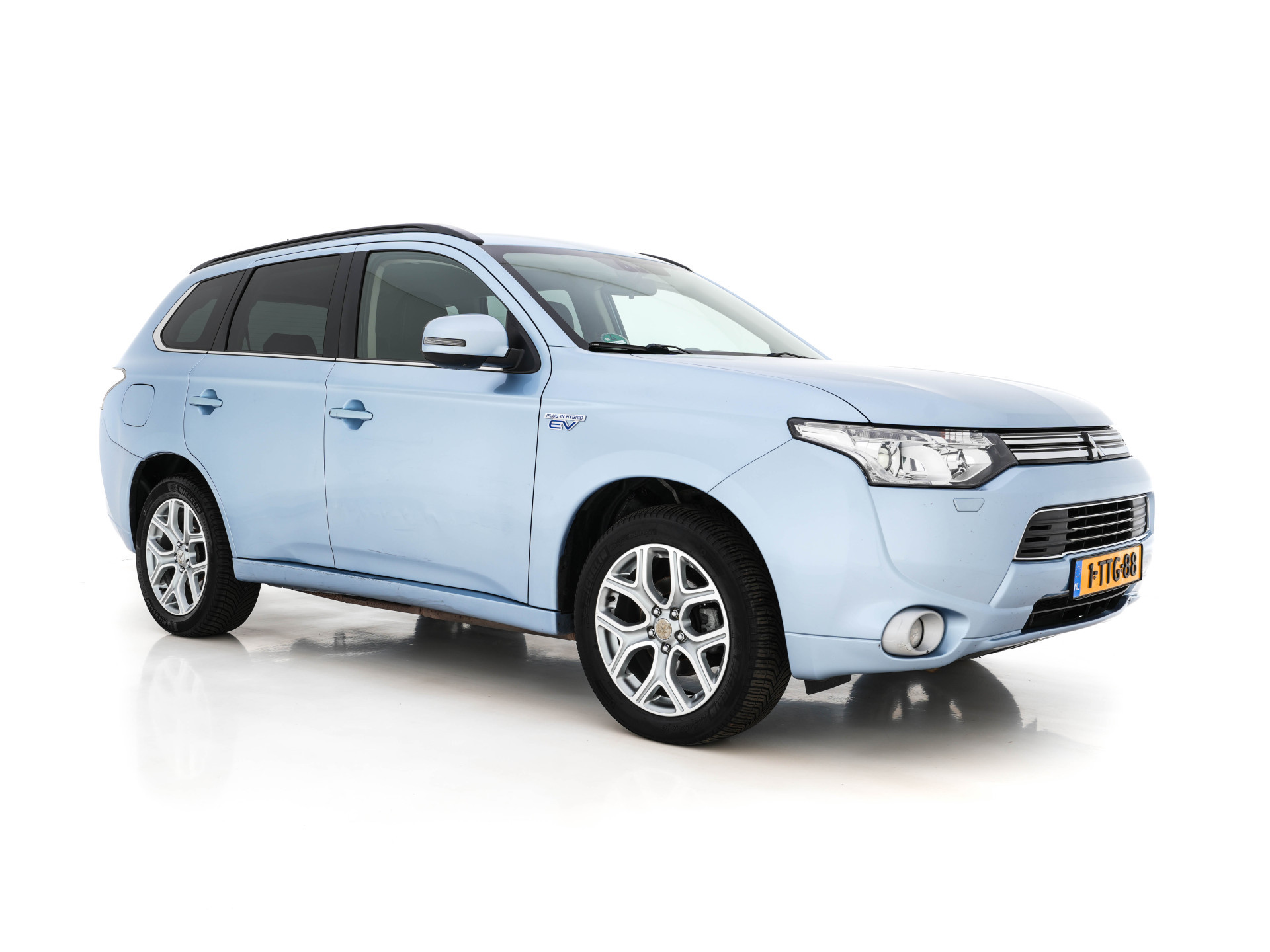 Mitsubishi Outlander 2.0 PHEV Executive Edition AWD Aut. *LEATHER-FABRIC | XENON | NAVI-FULLMAP | CAMERA | KEYLESS | DAB+ | ROCKFORD-AUDIO | COMFORT-SEATS | PRIVACY-GLASS | SHIFT-PADDLES |  18''ALU*