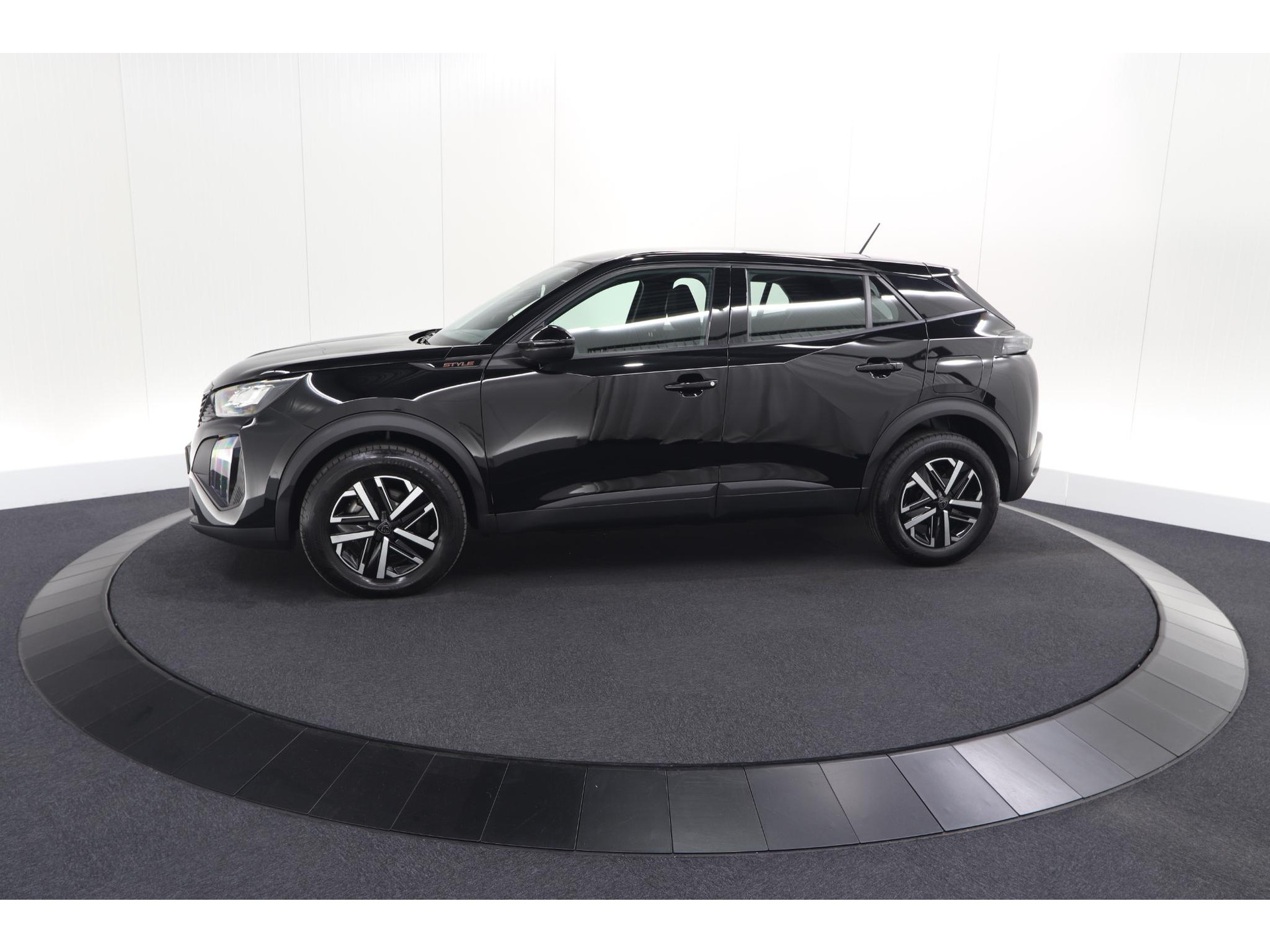 Peugeot 2008 1.2 Hybrid 136 Style | Apple Carplay | Parkeersensoren | Climate Control