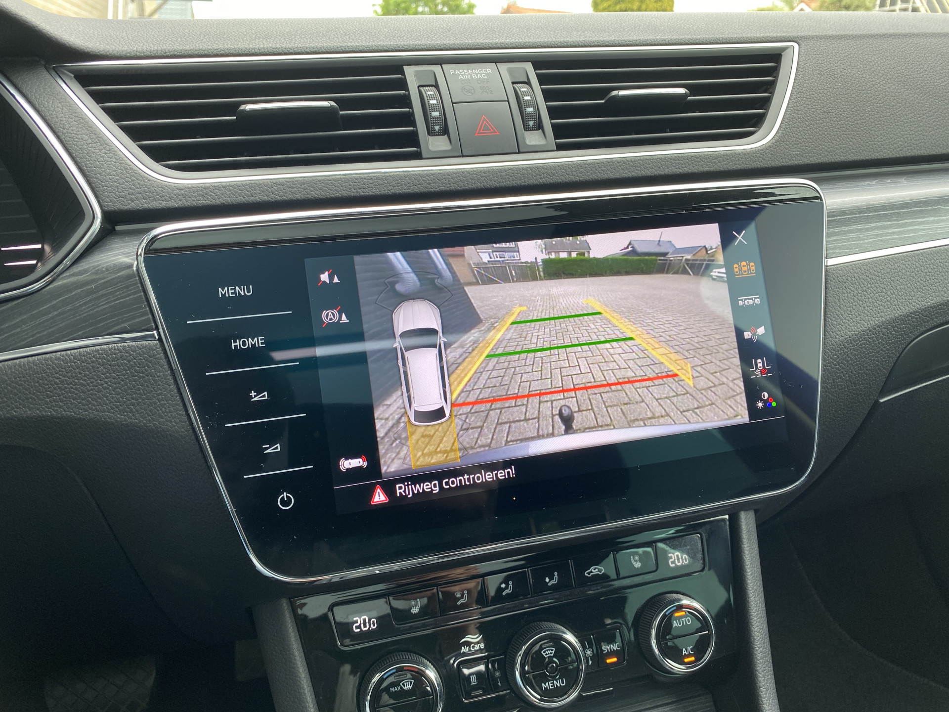 ŠKODA Superb Combi 1.4 TSI iV 218 pk Business Edition Plus AUT. | 1e eigenaar | navigatie | panoramadak | trekhaak | leder interieur