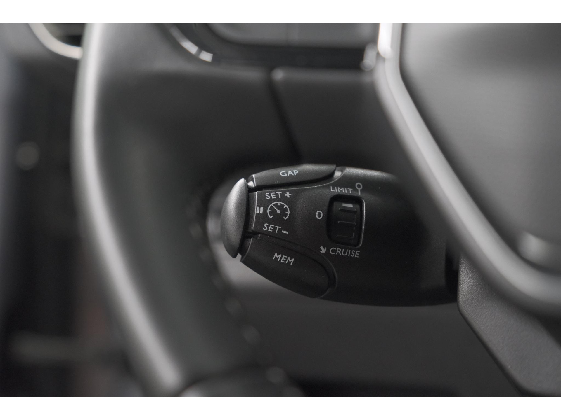 Peugeot 3008 PureTech 130 EAT8 Blue Lease Premium | Elektrische Kofferklep | Dodehoekdetectie | Stoelen-Pakket