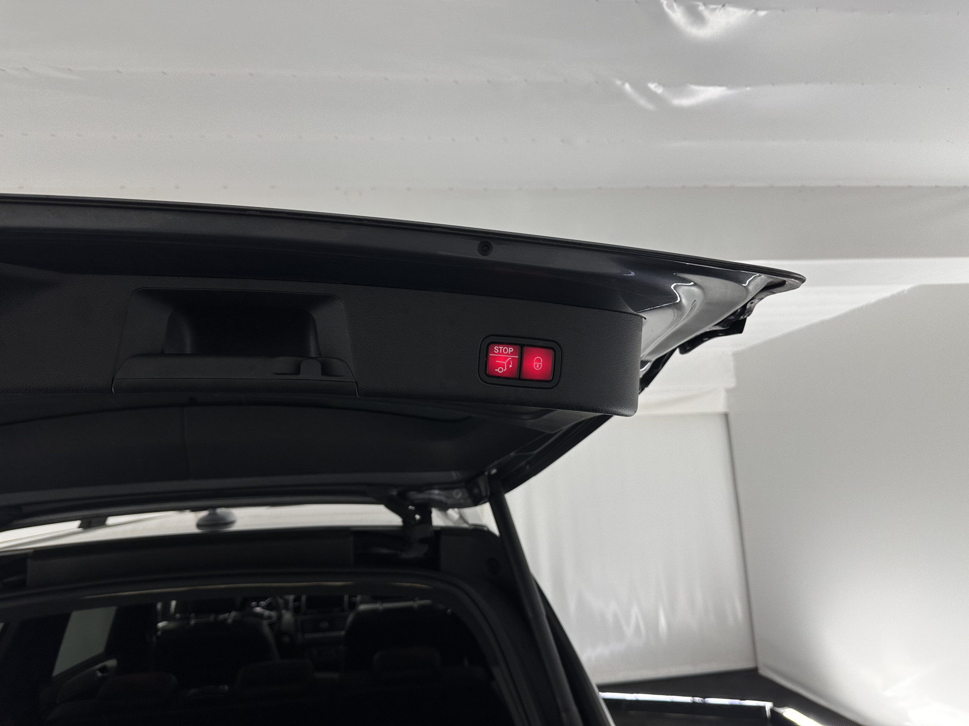 Mercedes-Benz GLS 350 d 4MATIC AMG-Line [ 7-Pers ] *PANO | LEATHER | FULL-LED | DISTRONIC | NAVI-FULLMAP | HEAT/COLD-COMFORTSEATS | BLINDSPOT | MEMORY-PACK | HARMAN/KARDON | TOPVIEW | KEYLESS | SHIFTPADDLES | PRIVACY-GLASS | TOWBAR | 21''ALU*