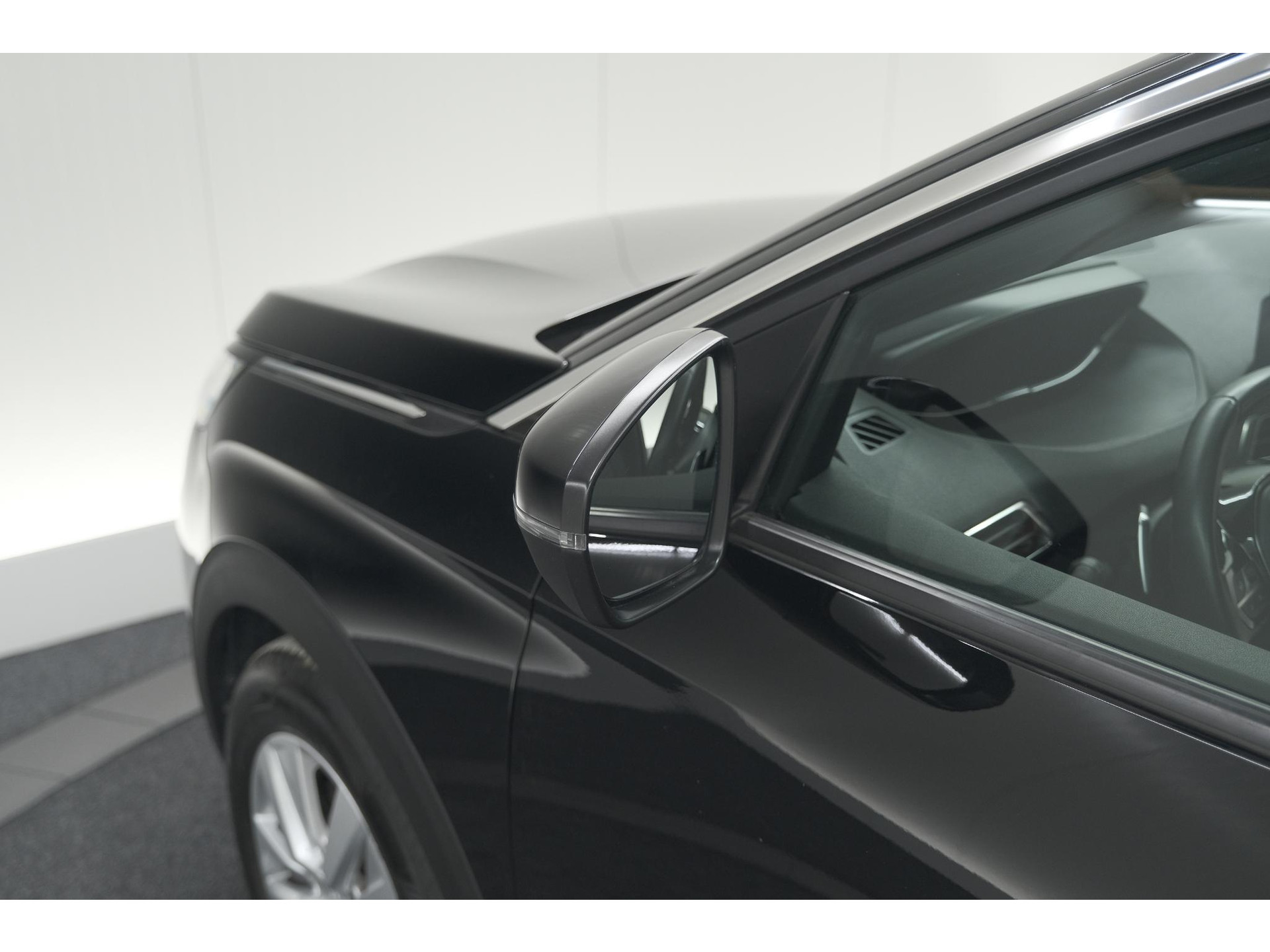 Peugeot 5008 PureTech 130 EAT8 Active Pack Business | 7 Zitplaatsen | Camera | Navigatie | Apple Carplay | Parkeersensoren
