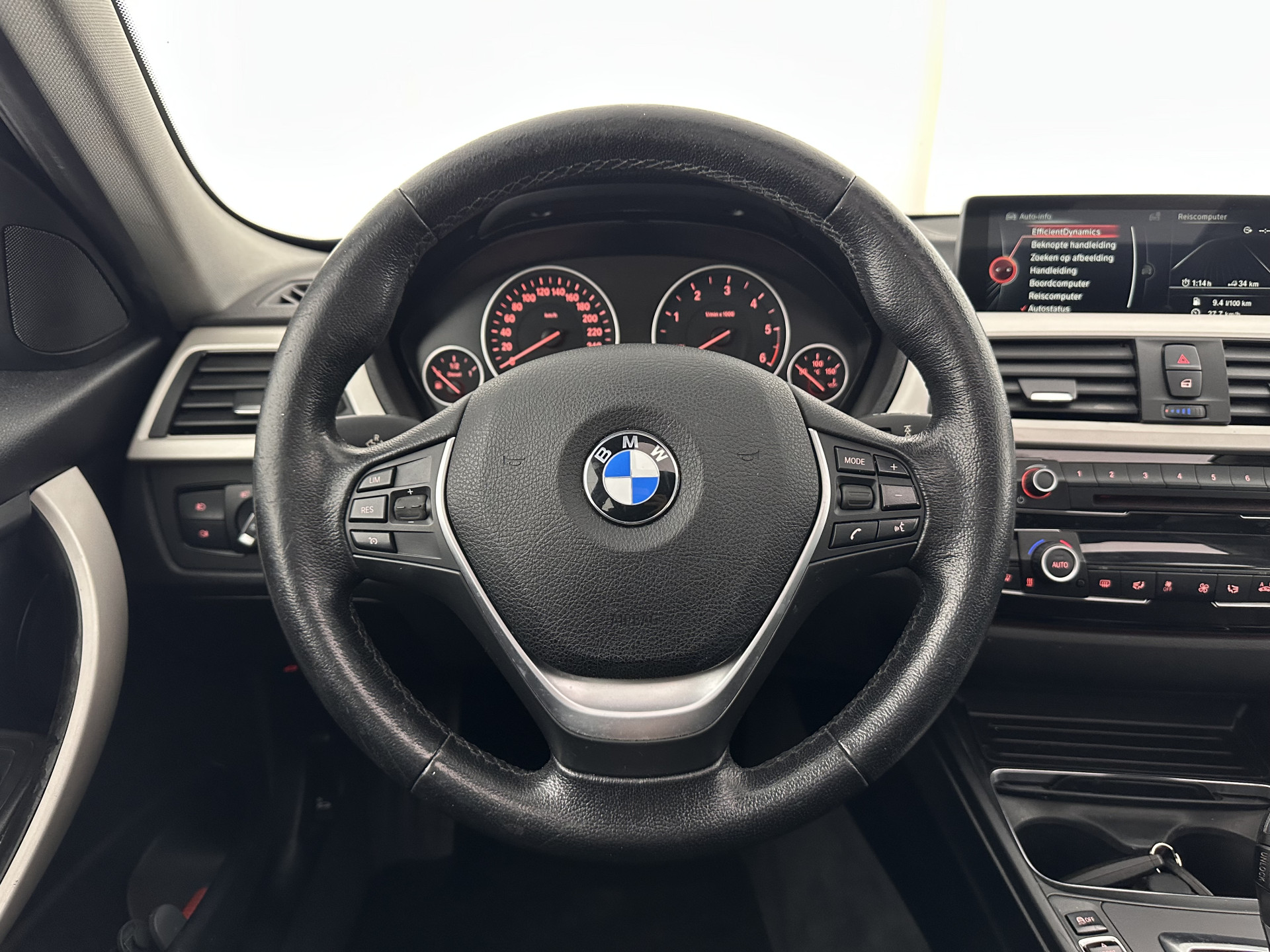 BMW 3-serie Touring 320d EDE Corporate Lease Essential Aut. *PANO | FULL-LEATHER | FULL-LED | NAVI-FULLMAP | HEATED-COMFORTSEATS | HIFI-SOUND | ECC | PDC | CRUISE | 16''ALU*