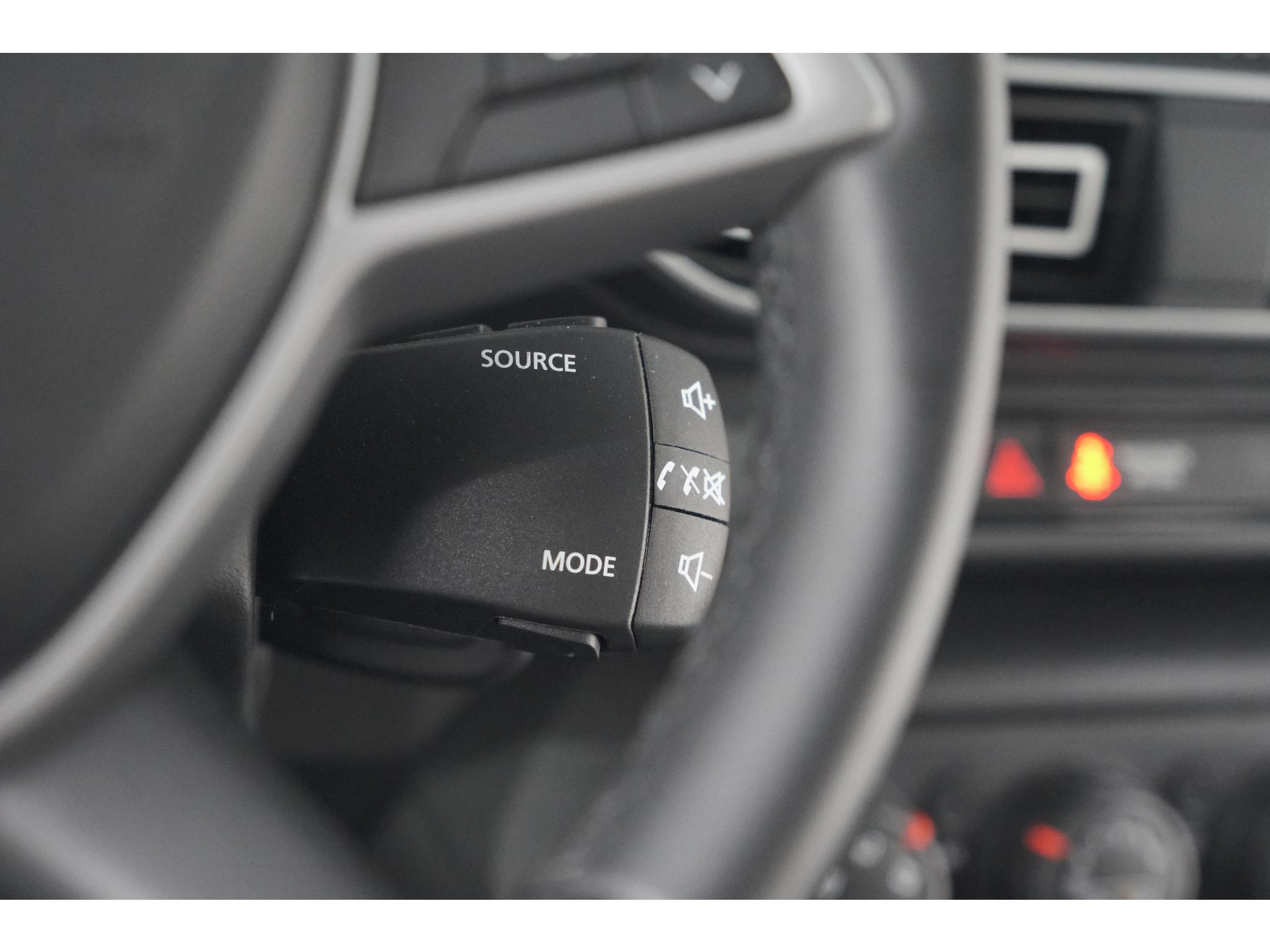 Dacia Sandero TCe 90 CVT Expression | Parkeersensoren | Apple Carplay | Cruise Control