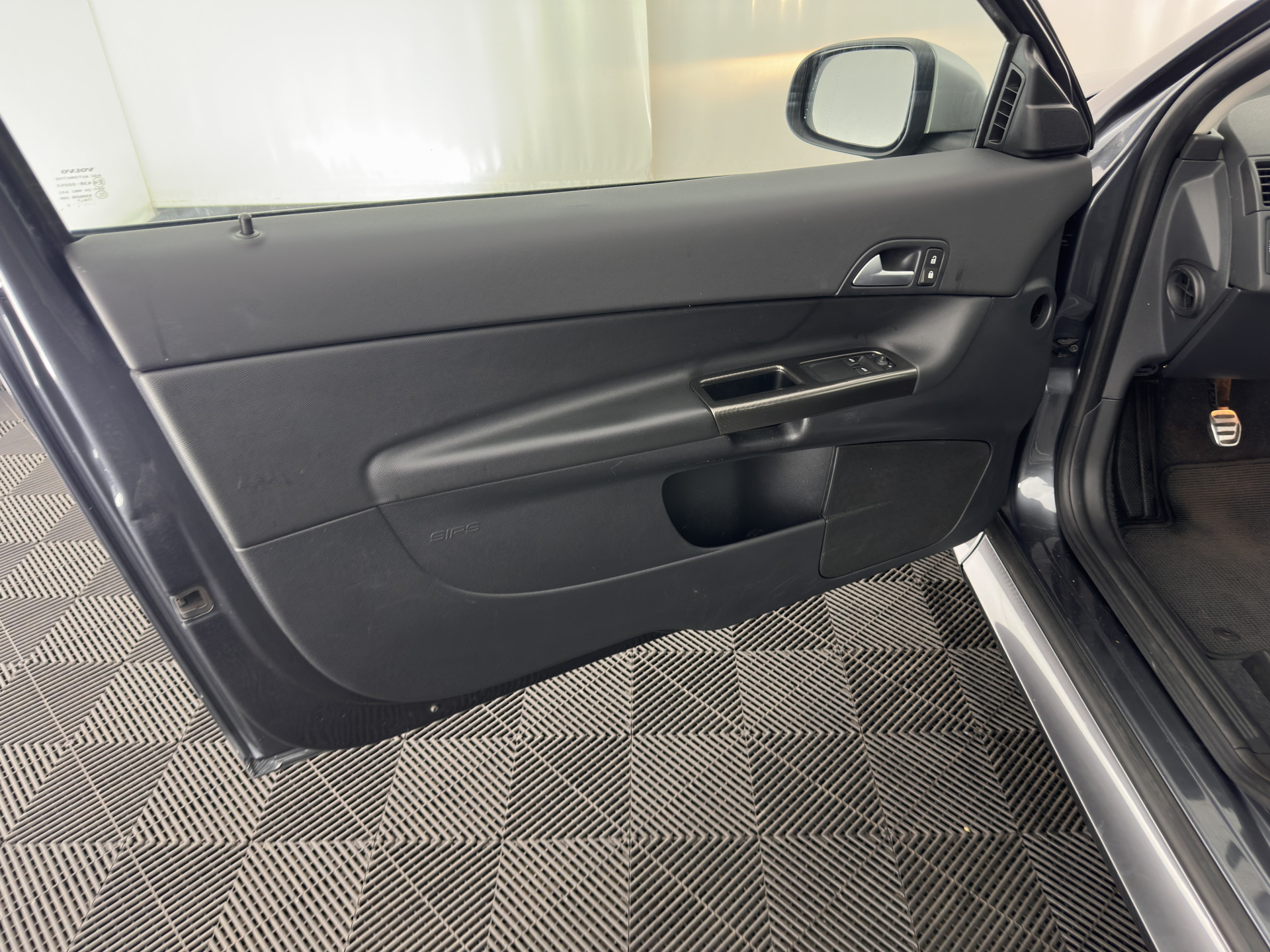 Volvo C30 1.6 D2 R-Design (INCL-BTW) *LEATHER-FABRIC | SPORT-SEATS | ECC | PDC | CARBON-INLAY | CRUISE | 17''ALU*