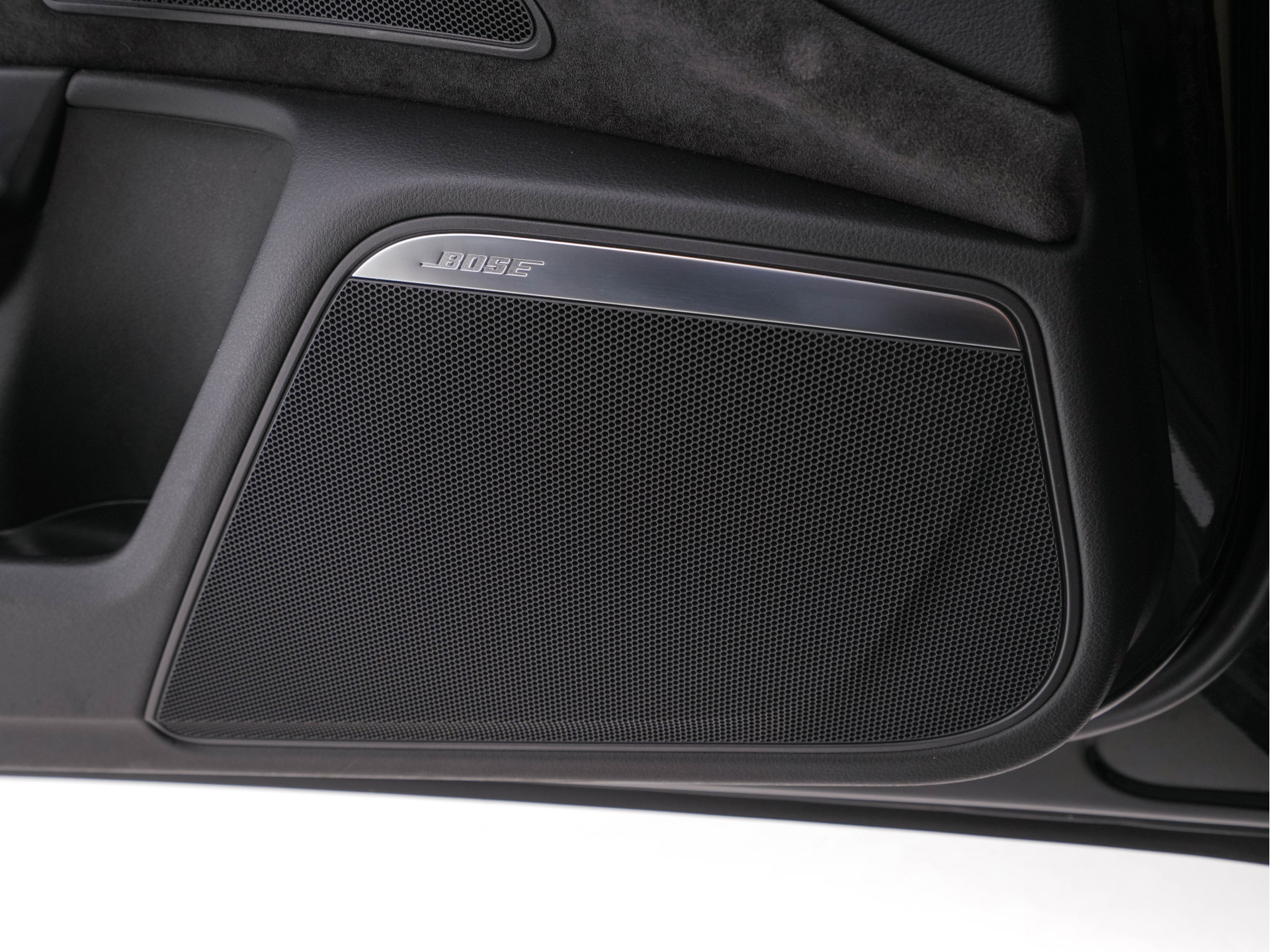 Audi A6 Avant 3.0 TDI Quattro S-Line Aut. *PANO | NAVI-FULLMAP | LEATHER-ALCANTARA | BI-XENON | BOSE-SURROUND | DAB | CAMERA | ECC | HEATED-SPORTSEATS | PDC | CRUISE | TOWBAR | KEYLESS | 20"ALU*