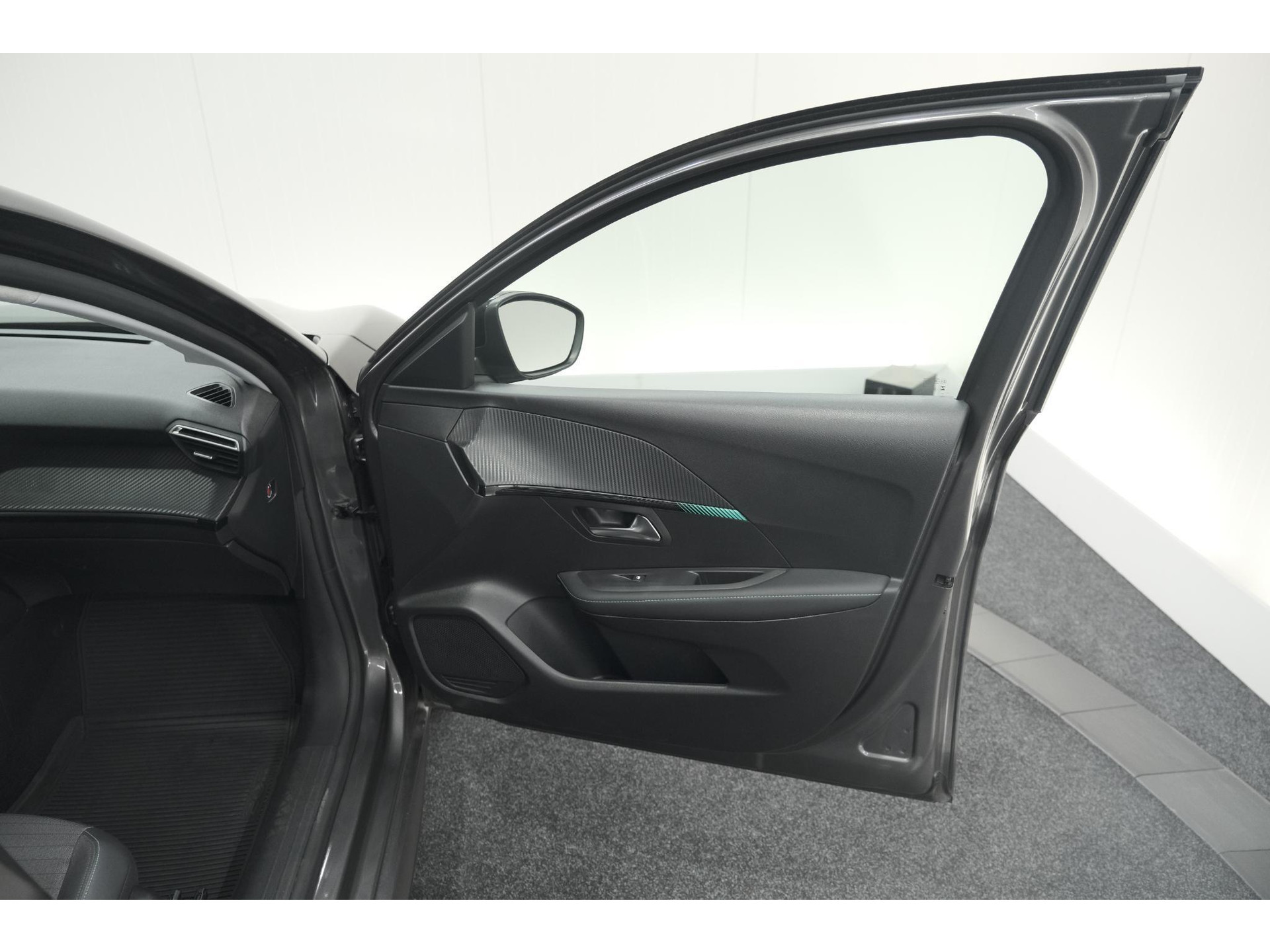 Peugeot 208 PureTech 100 EAT8 Allure Pack | Camera | Apple Carplay | Parkeersensoren | Stoelverwarming