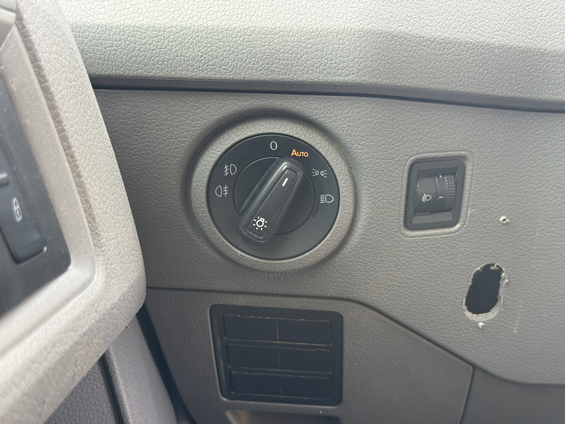 Volkswagen Crafter 3.140 2.0 TDI Automaat Open Laadbak Kist Dubbele cabine 6-persoons Airco Trekhaak Navigatie Carplay Pritische Pickup Open Box