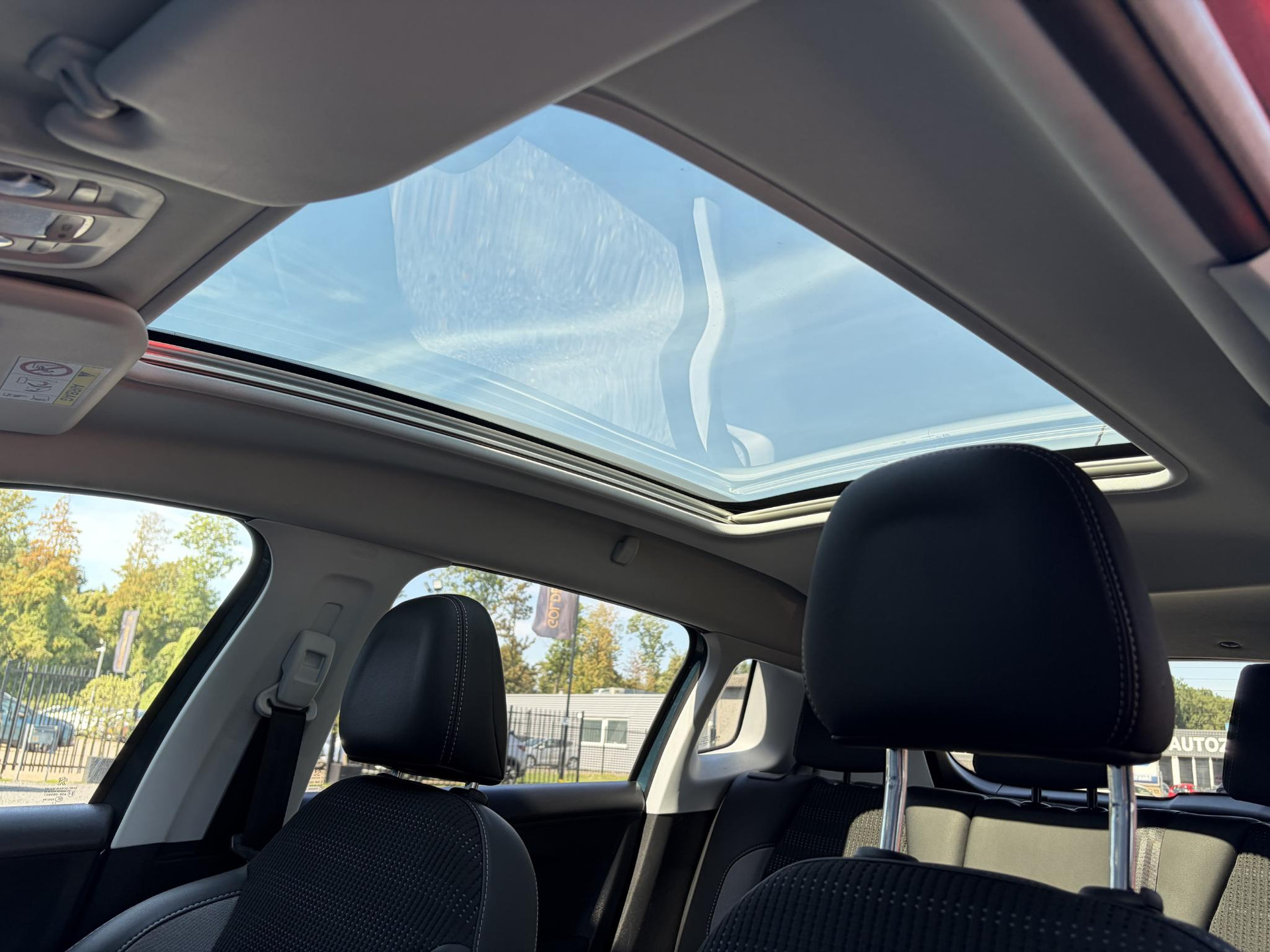 Peugeot 2008 1.2 PureTech Allure ✓1e Eigenaar✓D-riem vv in 2025✓110pk✓Navi✓Pano✓Carplay✓Pdc V+A✓Lm velgen✓N.A.P✓Halfleder✓Clima✓Apk tot 10-2027