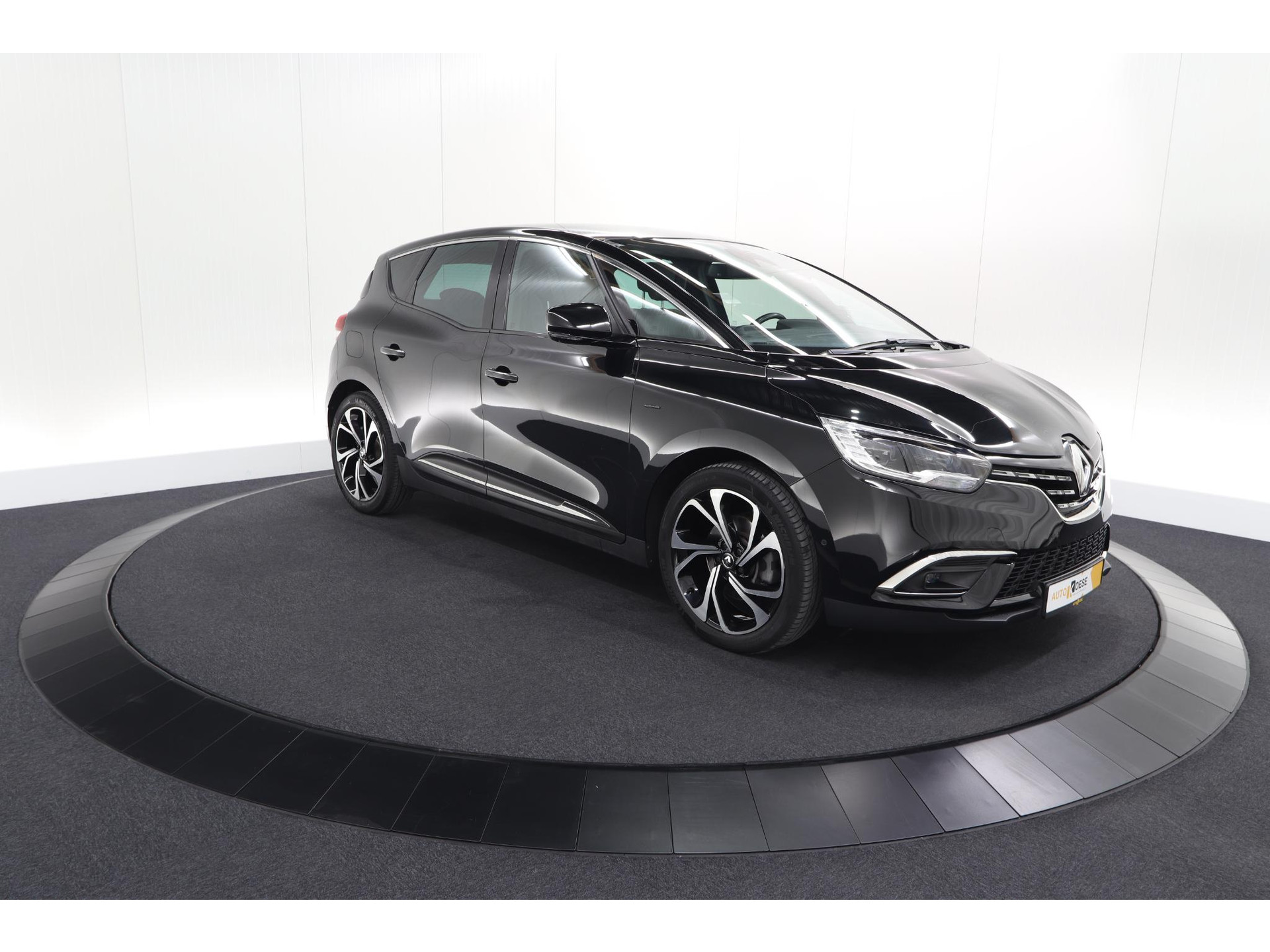 Renault Scénic TCE 160 EDC Black Edition | Trekhaak | Adaptieve Cruise Control | BOSE Premium Audio | Panoramadak