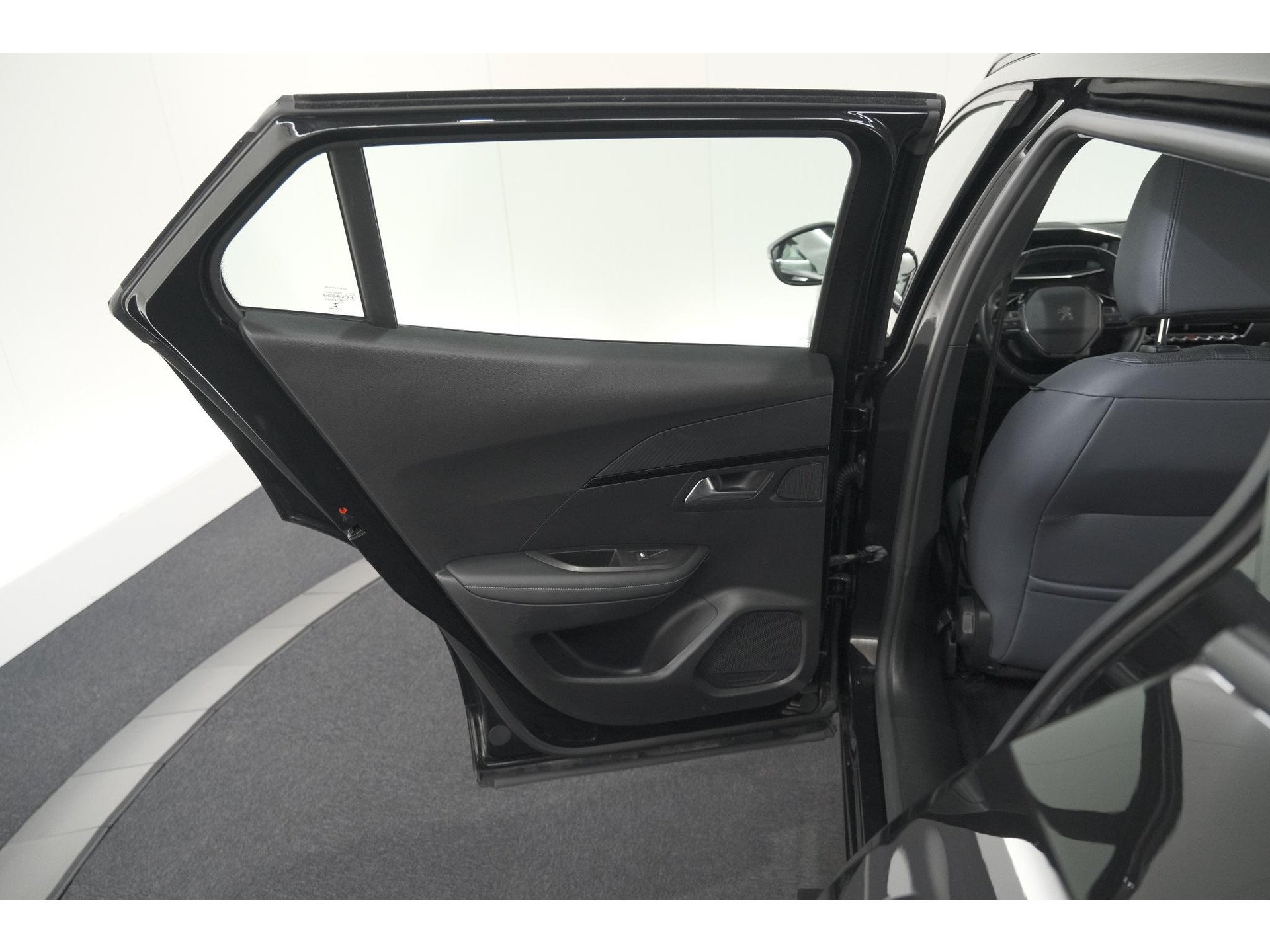 Peugeot 2008 PureTech 130 Blue Lease Allure | Camera | Apple Carplay | Parkeersensoren | Climate Control