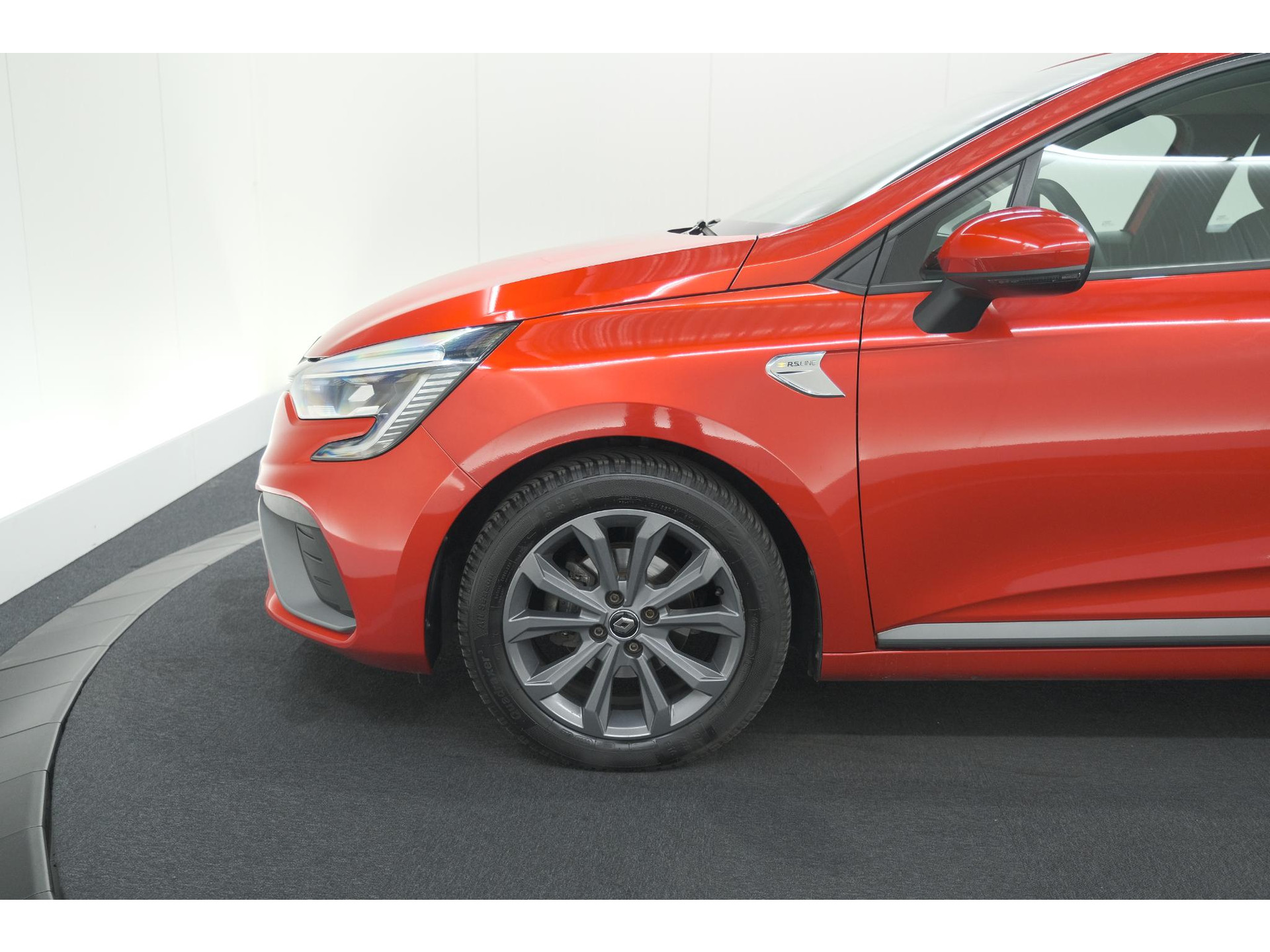 Renault Clio TCe 100 Zen | R.S. Line Pack | Allseason Banden | Apple Carplay | Parkeersensoren