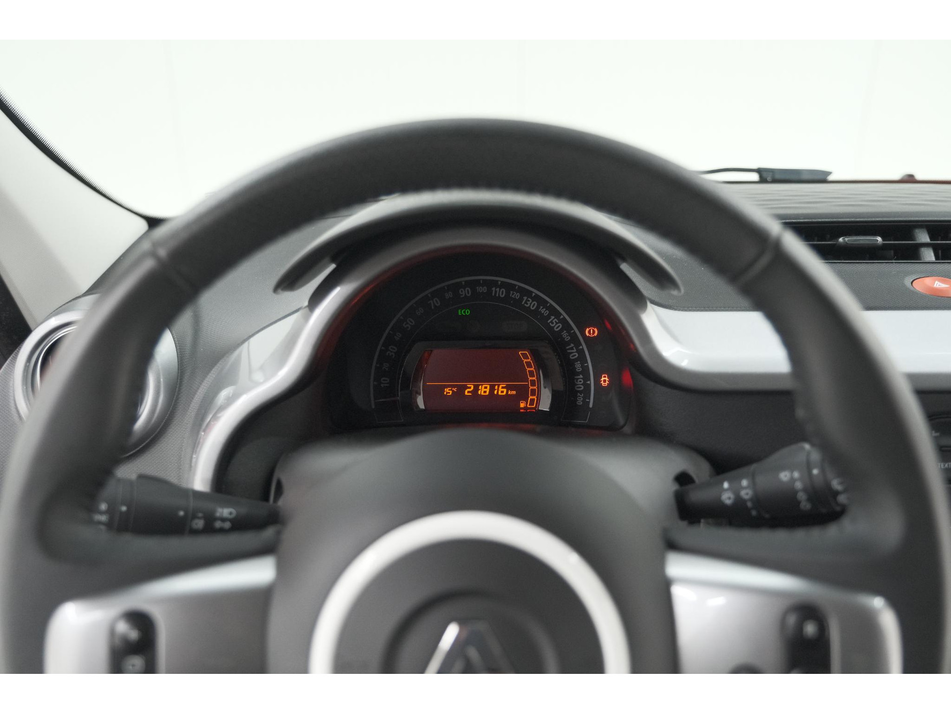 Renault Twingo 1.0 SCe Limited | Automaat | Parkeersensoren | Allseason Banden | Bluetooth Radio