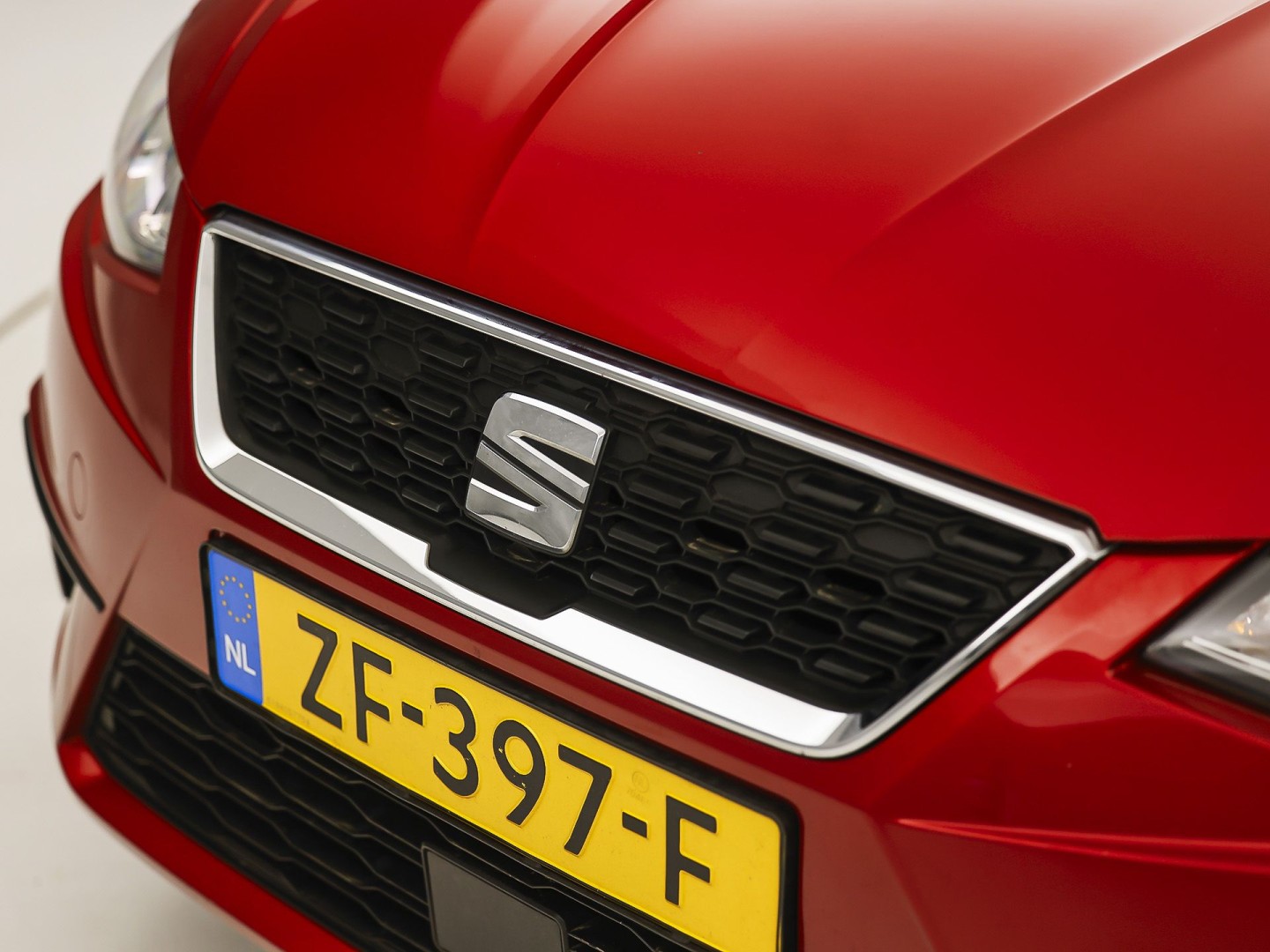 SEAT Ibiza 1.0 Sport (APPLE CARPLAY, GROOT NAVI, CLIMATE, GETINT GLAS, SPORTSTOELEN, LM VELGEN, CRUISE, NIEUWSTAAT)