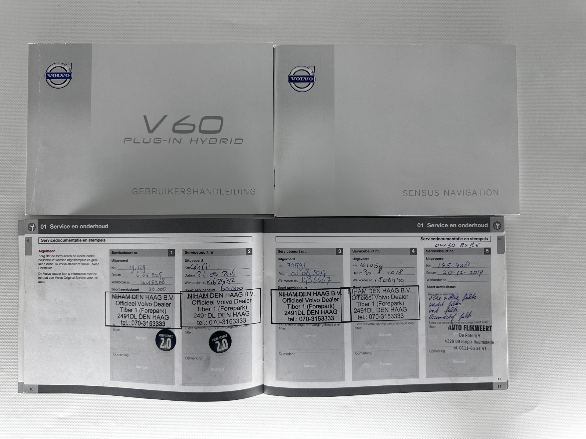 Volvo V60 2.4 D6 AWD Hybrid Summum ( Plug-In) Aut. *PANO | BI-XENON | LEATHER | PREMIUM-SOUND-AUDIO | NAVI-FULLMAP | MEMORY-PACK | ADAPTIVE-CRUISE | CAMERA | HEATED-SPORTSEATS | TOWBAR | BLINDSPOT | 18"ALU*