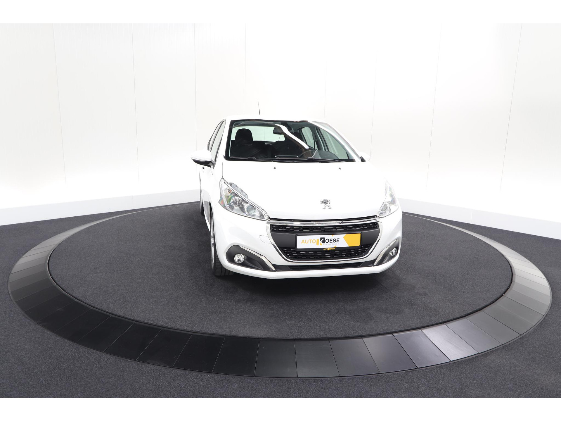 Peugeot 208 PureTech 82 Signature | Parkeersensoren | Apple Carplay | Pack Connect | Armsteun