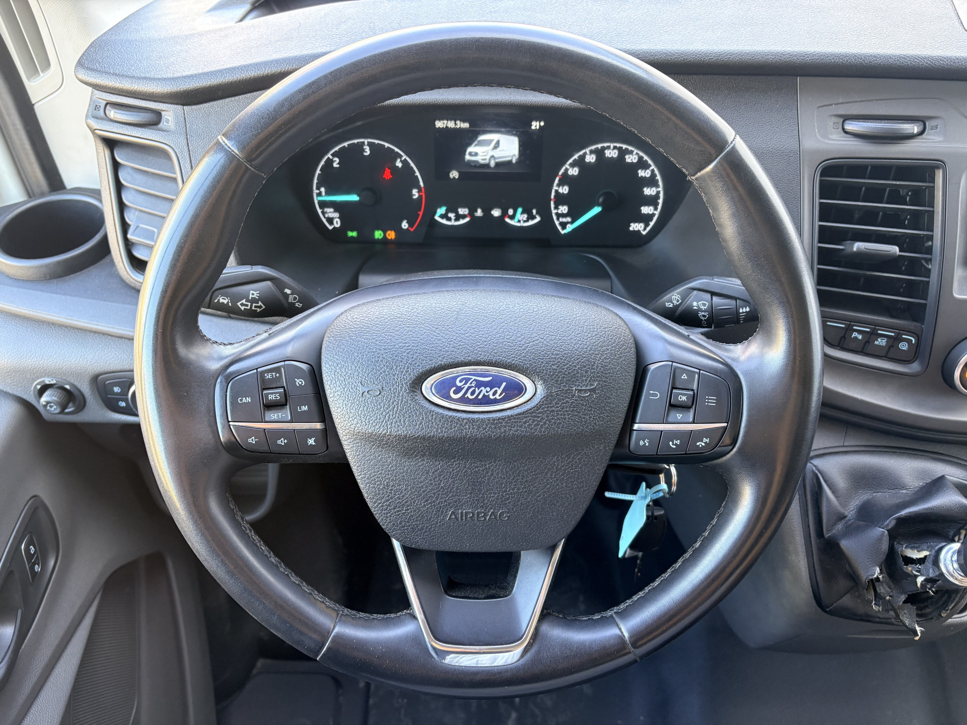 Ford Transit 350 2.0 TDCI 170PK L3H3 Airco Cruise Control Parkeersensoren v+a Voorruitverwarming