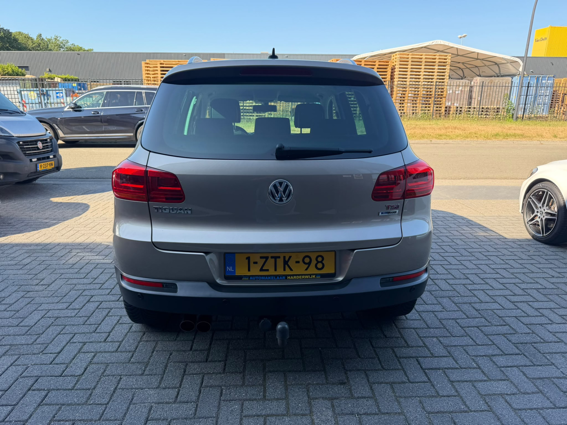 Volkswagen Tiguan 1.4 TSI Sport&Style | 1E EIGENAAR |3/6/12 MND GARANTIE | NAVI | PDC | TREKHAAK | NL AUTO |