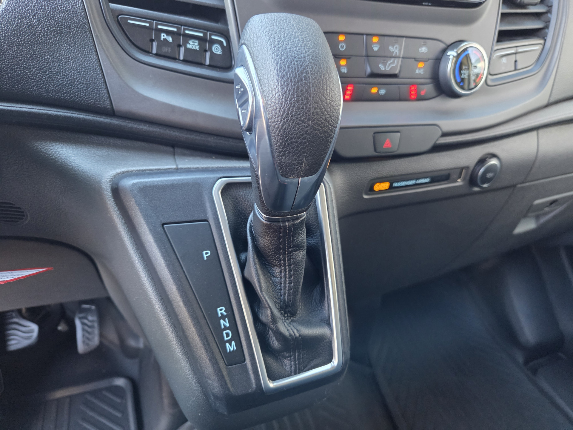 Ford Transit Custom 2.0 TDCI Automaat  Trend Airco Cruisecontrol Navi Trekhaak Verwarmde stoel