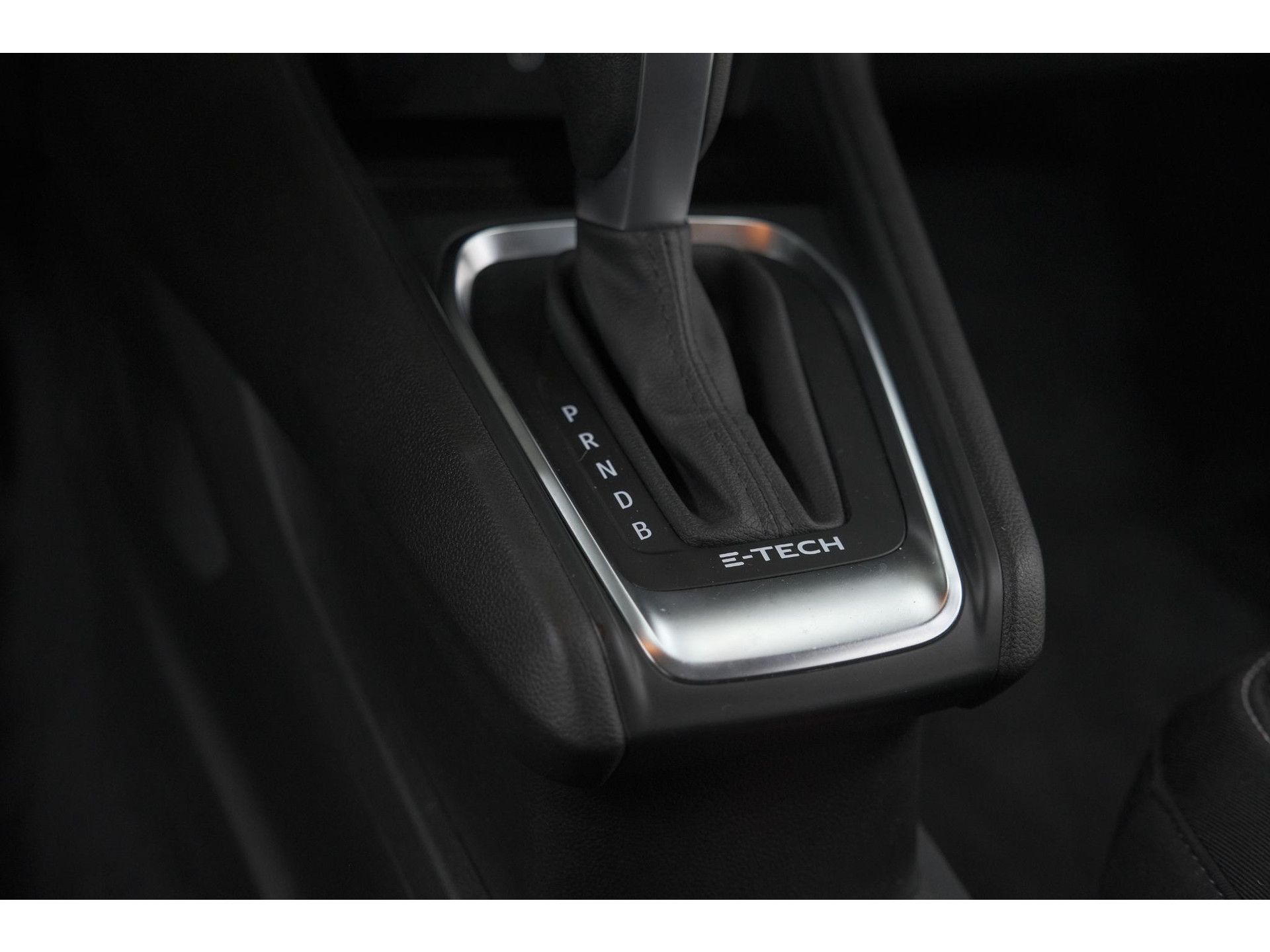 Renault Captur 1.6 E-Tech Plug-in Hybrid 160 Business | Parkeersensoren | Apple Carplay | Navigatie | Climate Control