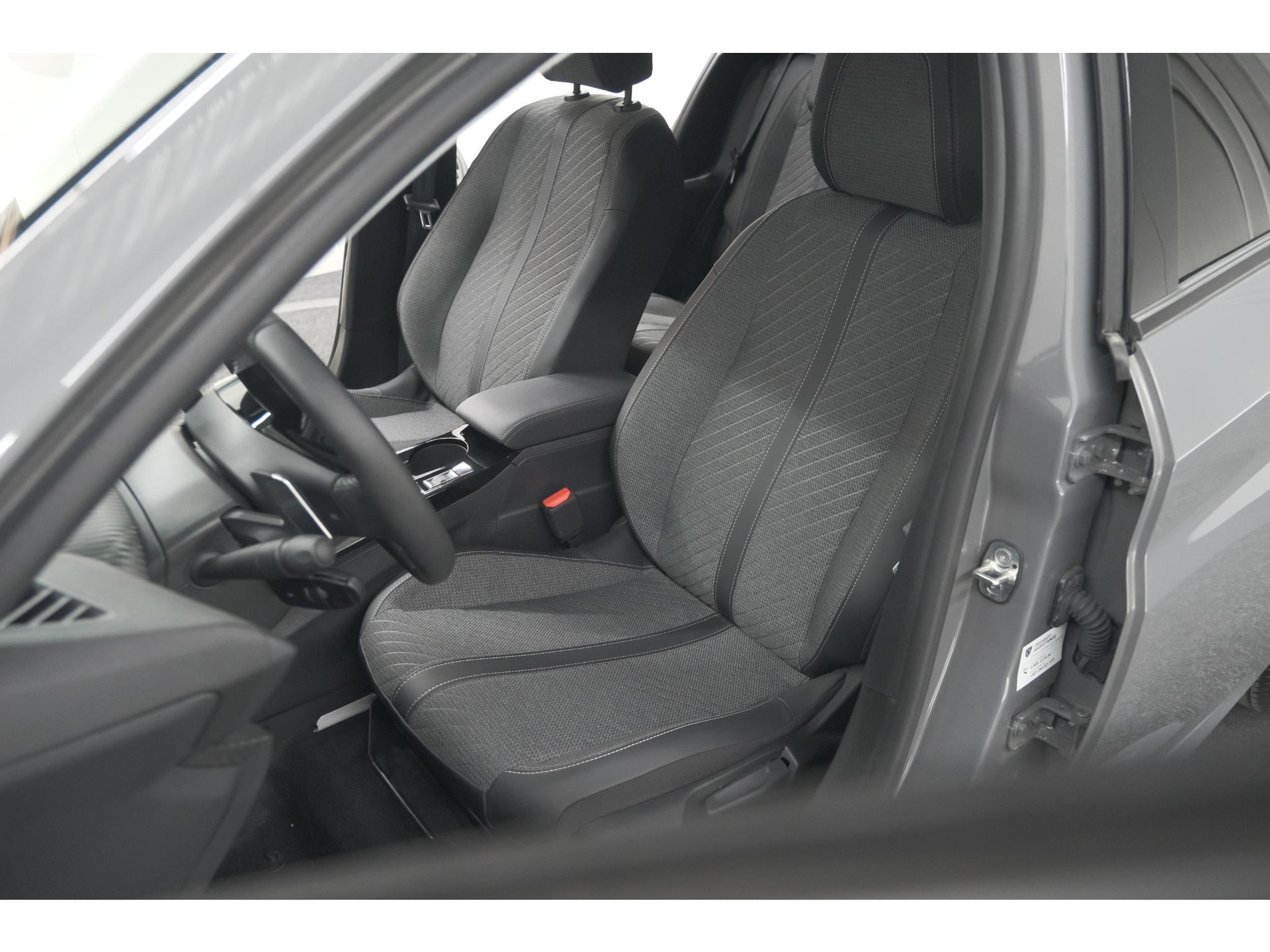 Peugeot 208 Hybrid 110 e-DCS6 Allure | Stoelverwarming | Apple Carplay | Parkeersensoren