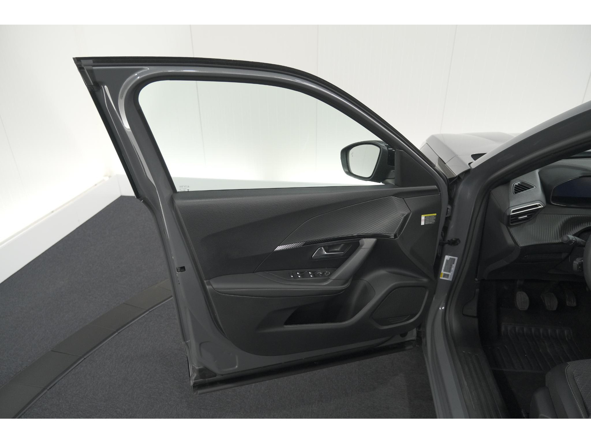 Peugeot 2008 PureTech 100 Allure | Allseason Banden | 360 Camera | Adaptieve Cruise Control | Dodehoekdetetie | Navigatie