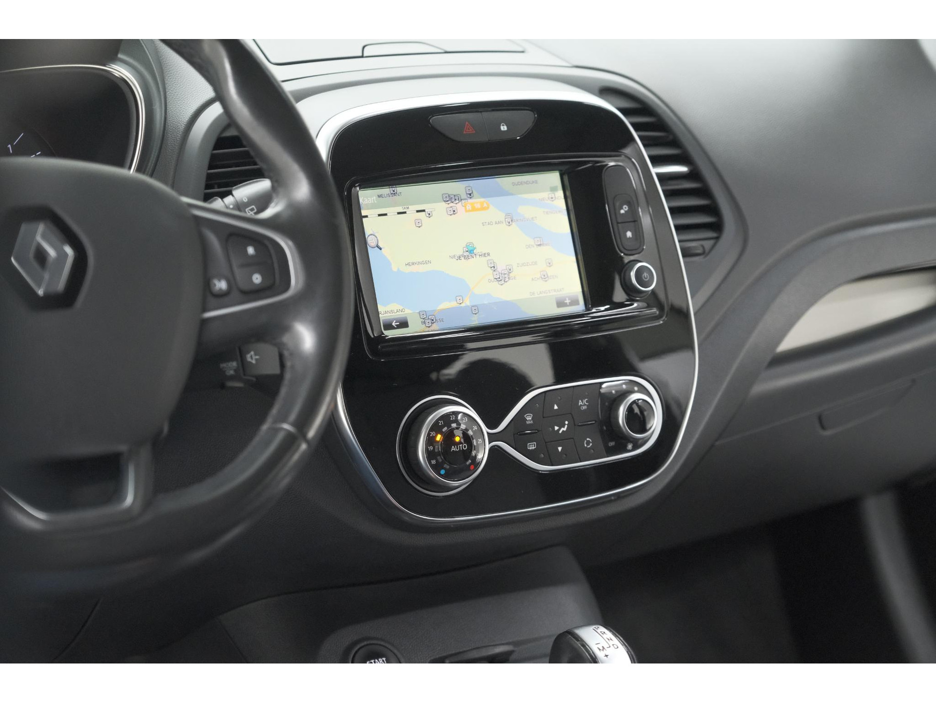 Renault Captur TCe 150 EDC Intens | Trekhaak | Navigatie | Parkeersensoren