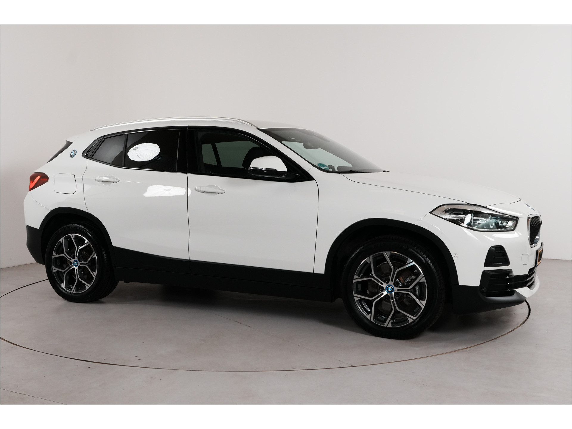 BMW X2 xDrive25e PHEV 220 pk | SOH 92% | M Sport int. | Adaptive Cruise  | Camera |