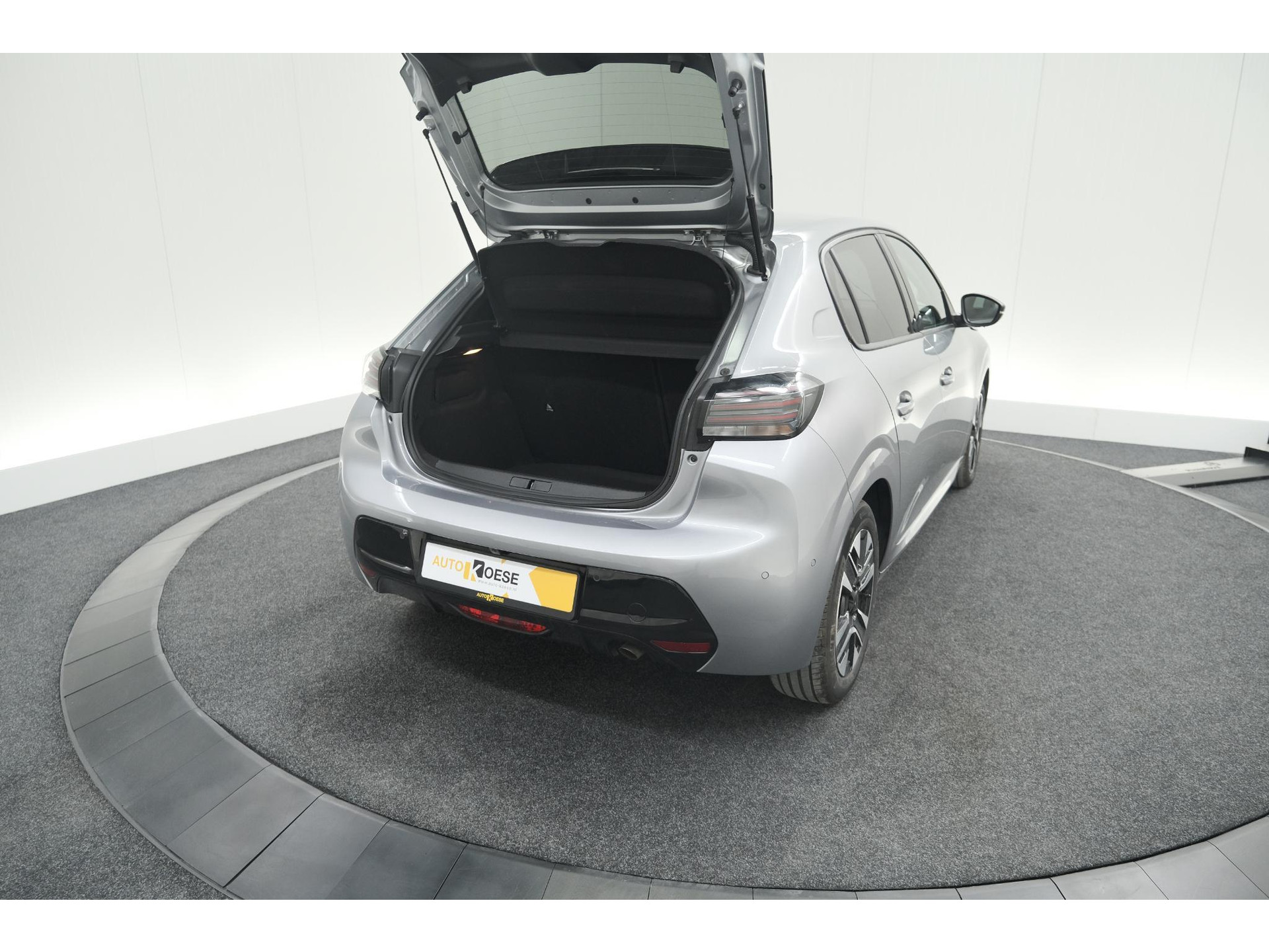 Peugeot 208 PureTech 100 Allure | 360 Camera | Dodehoekdetectie | Apple Carplay