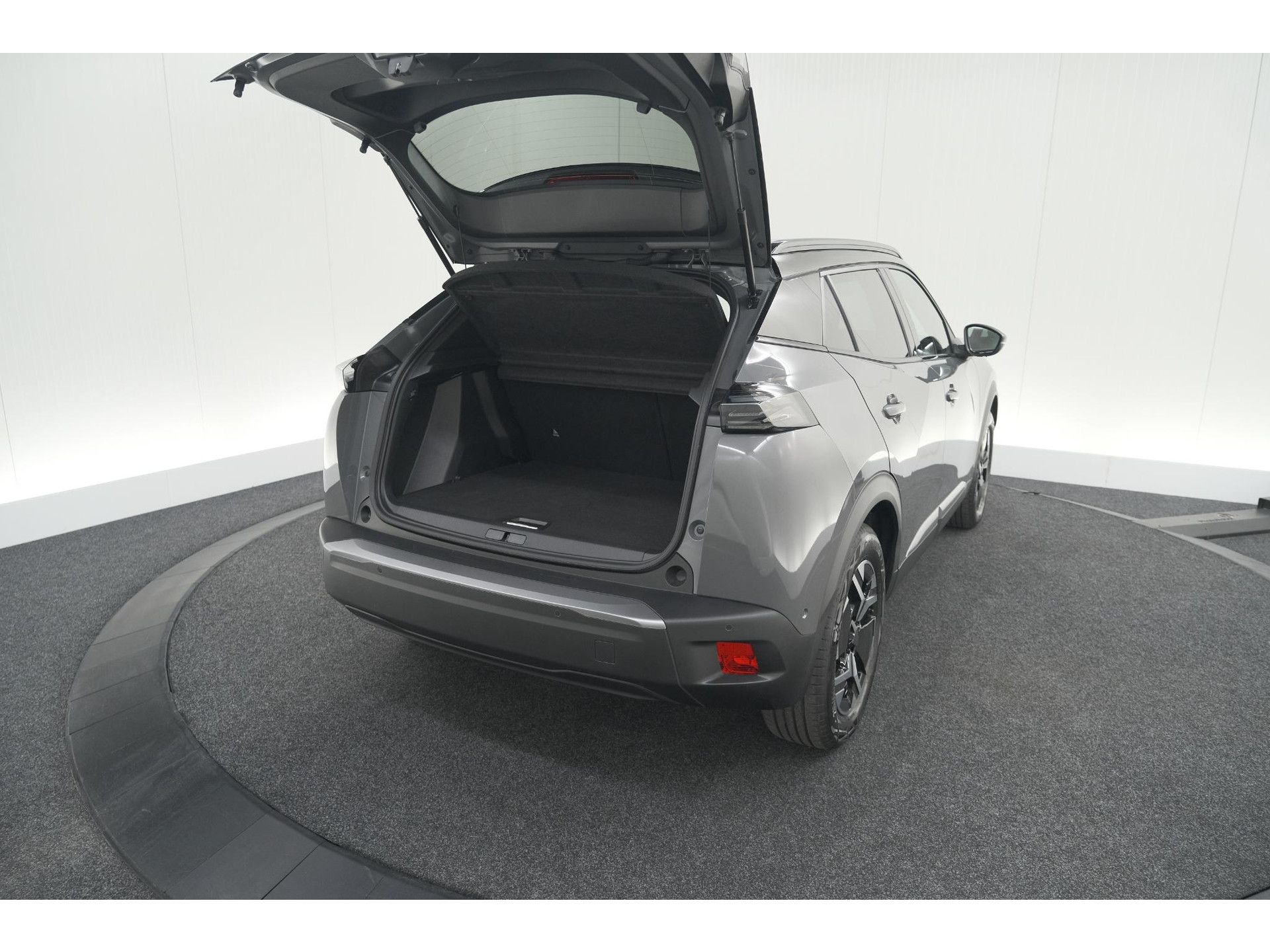 Peugeot e-2008 EV GT Avantage 54 kWh | 360 Camera | Massage Functie | Dodehoekdetectie | Stoelverwarming