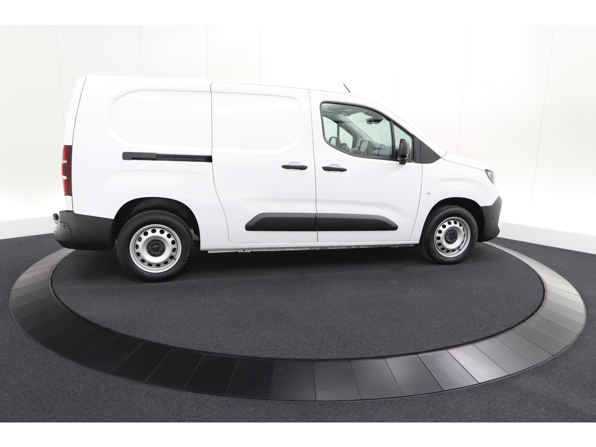 Peugeot Partner 1.5 BlueHDi 130 EAT8 S&S L2 | Trekhaak | Camera | Betimmering Laadruimte