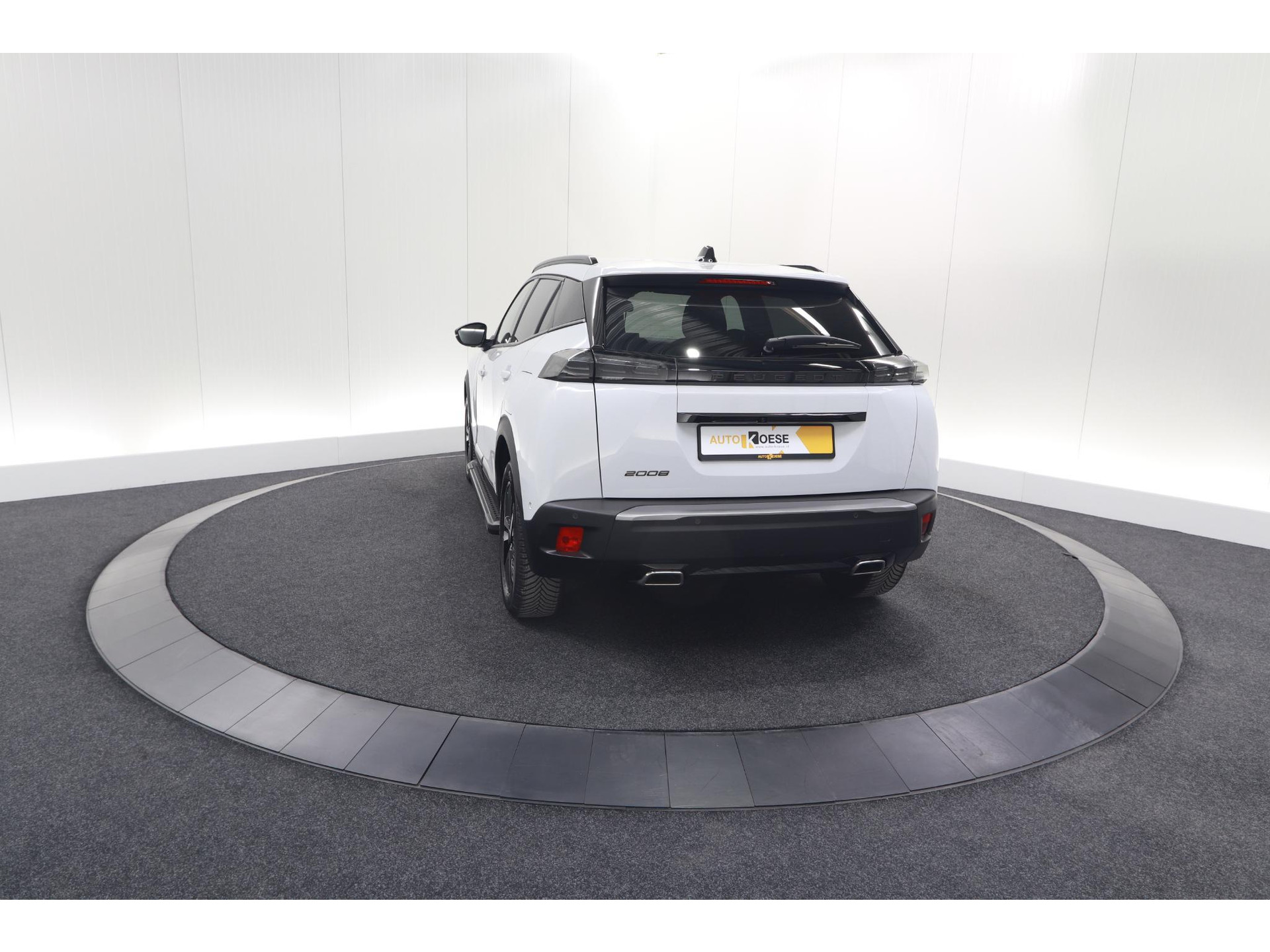 Peugeot 2008 PureTech 130 EAT8 Allure | Allseason banden | 360 Camera | Dodehoekdetectie | Apple Carplay | Stoelverwarming